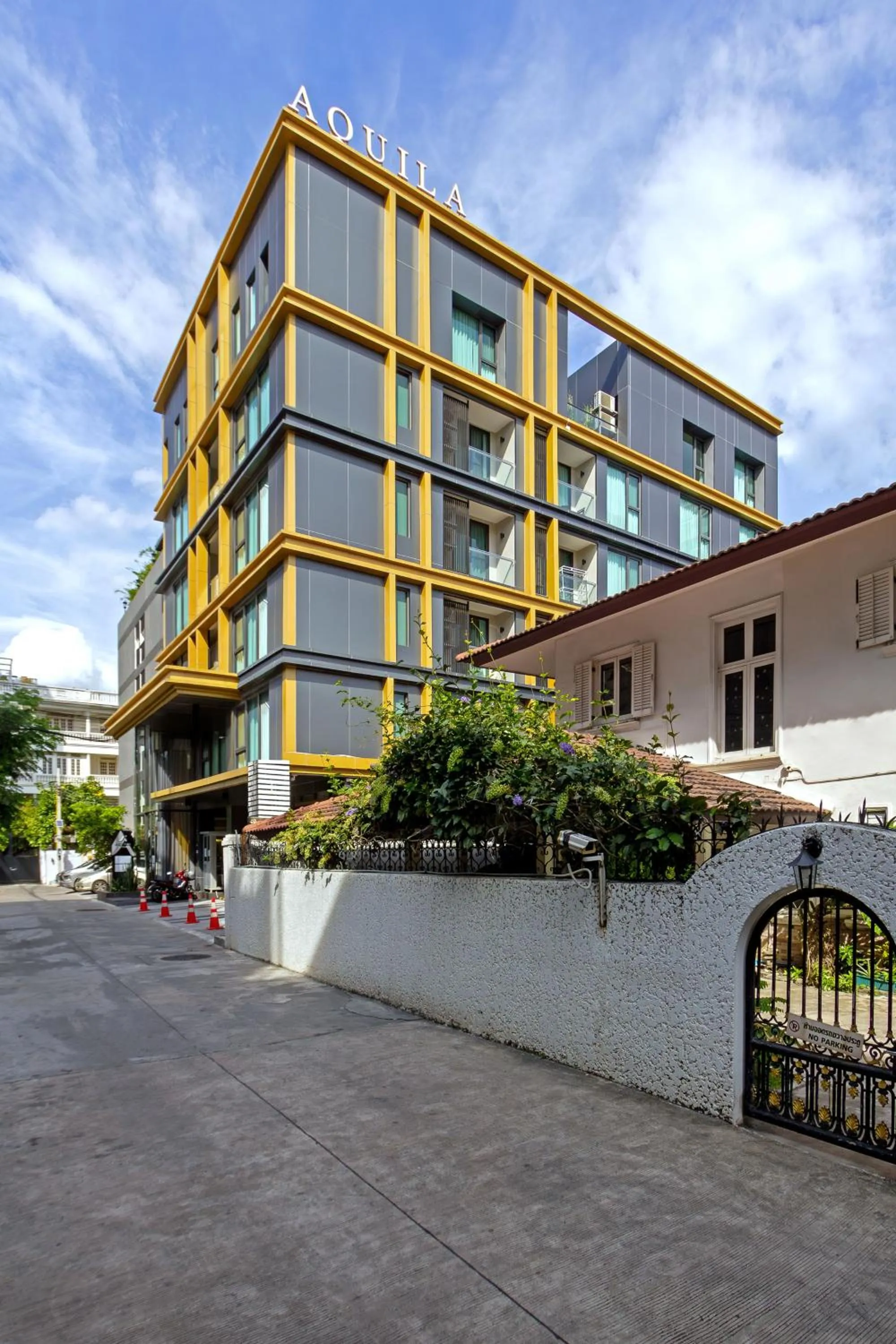 Property building in Aquila Hotel Bangkok