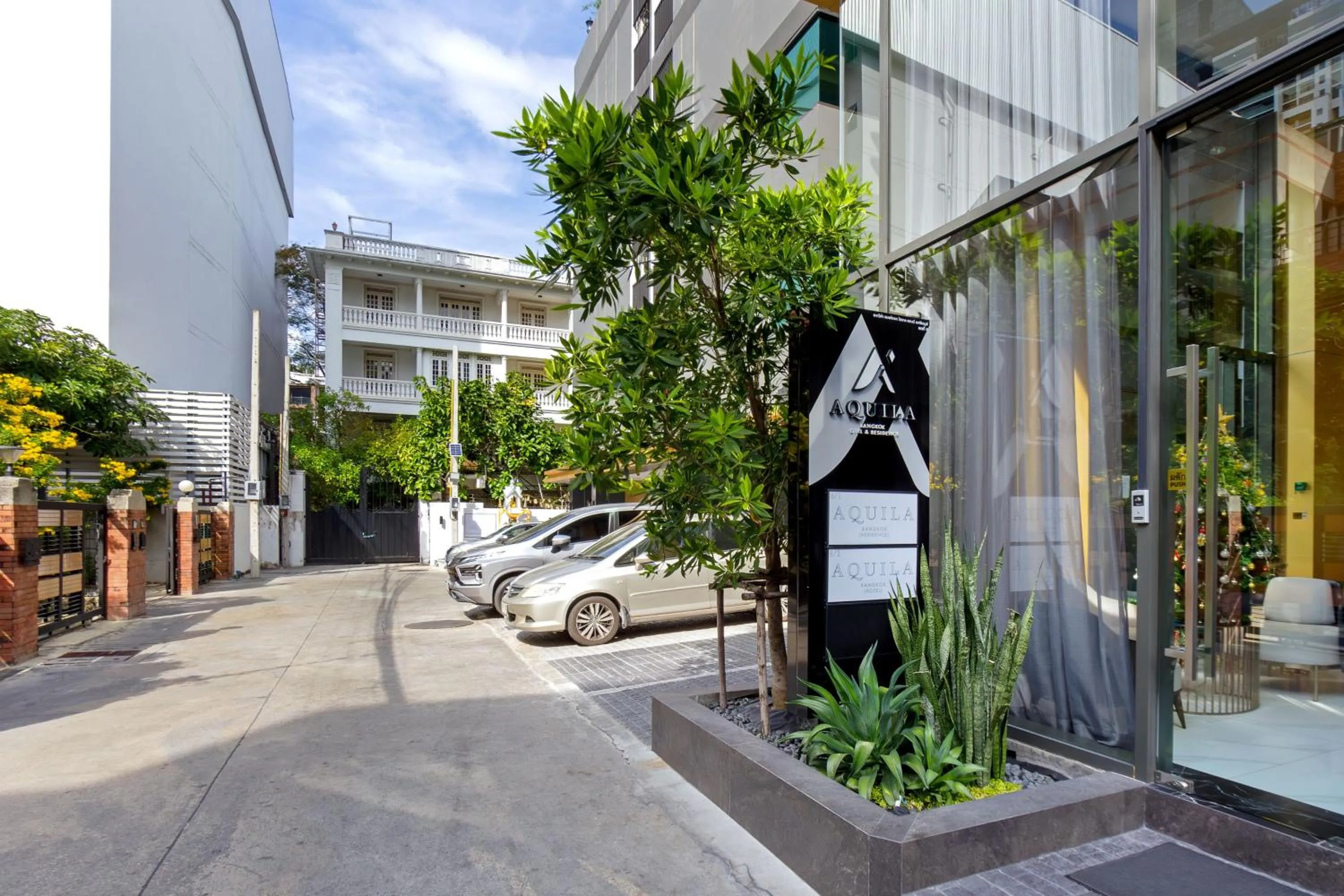 Property building in Aquila Hotel Bangkok