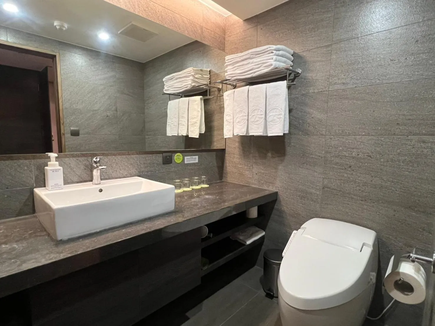 Hualien Holiday Hotel