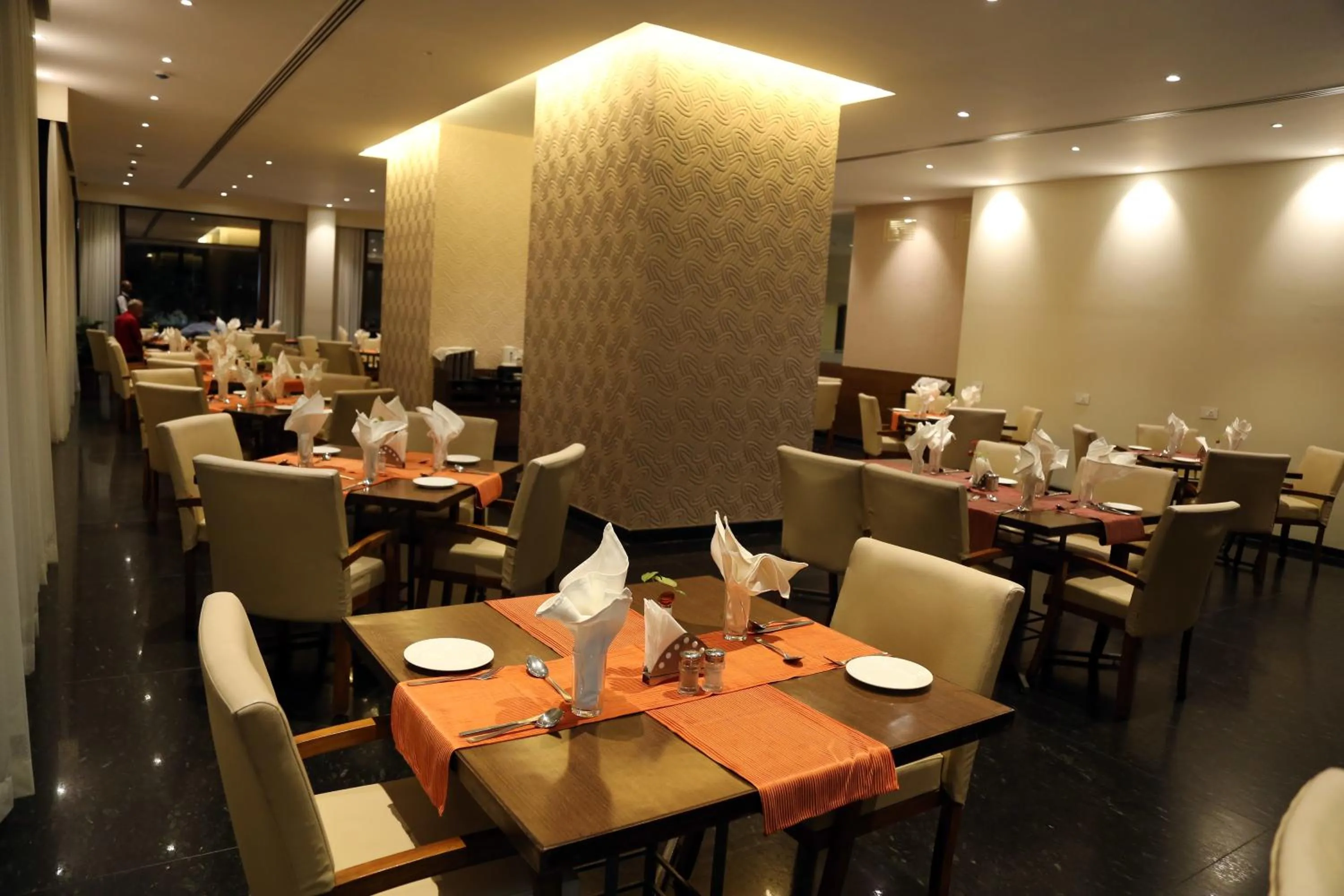 Restaurant/places to eat in Hotel Eefa