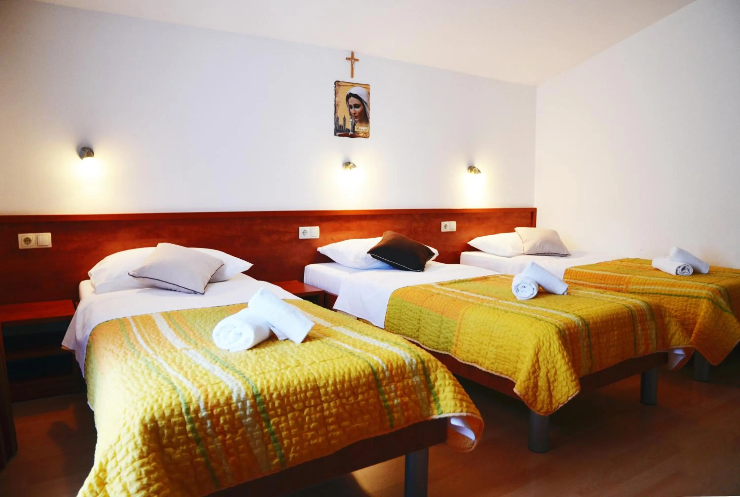 Photo of the whole room, Bed in Hotel Quattro Medjugorje