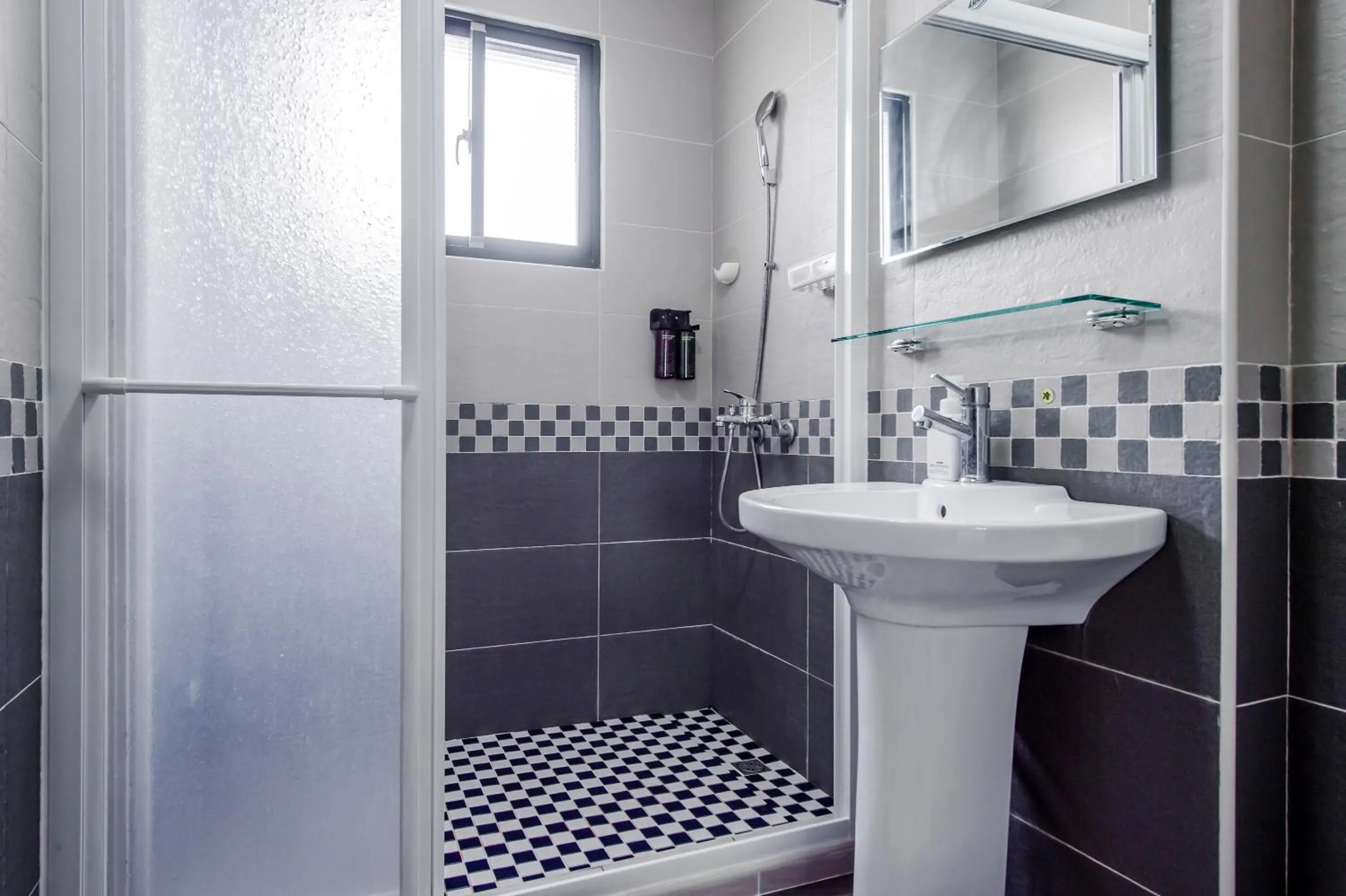 Shower in Sakura B&B