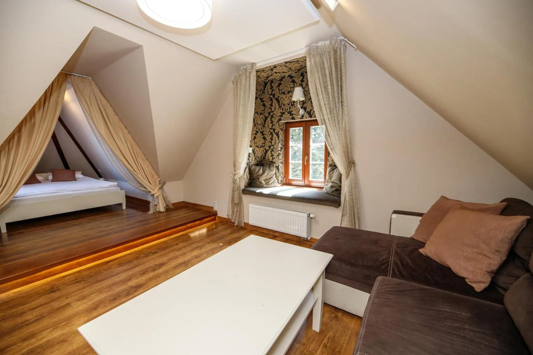 Living room, Bed in Apartamenty Silva Szklarska Poręba