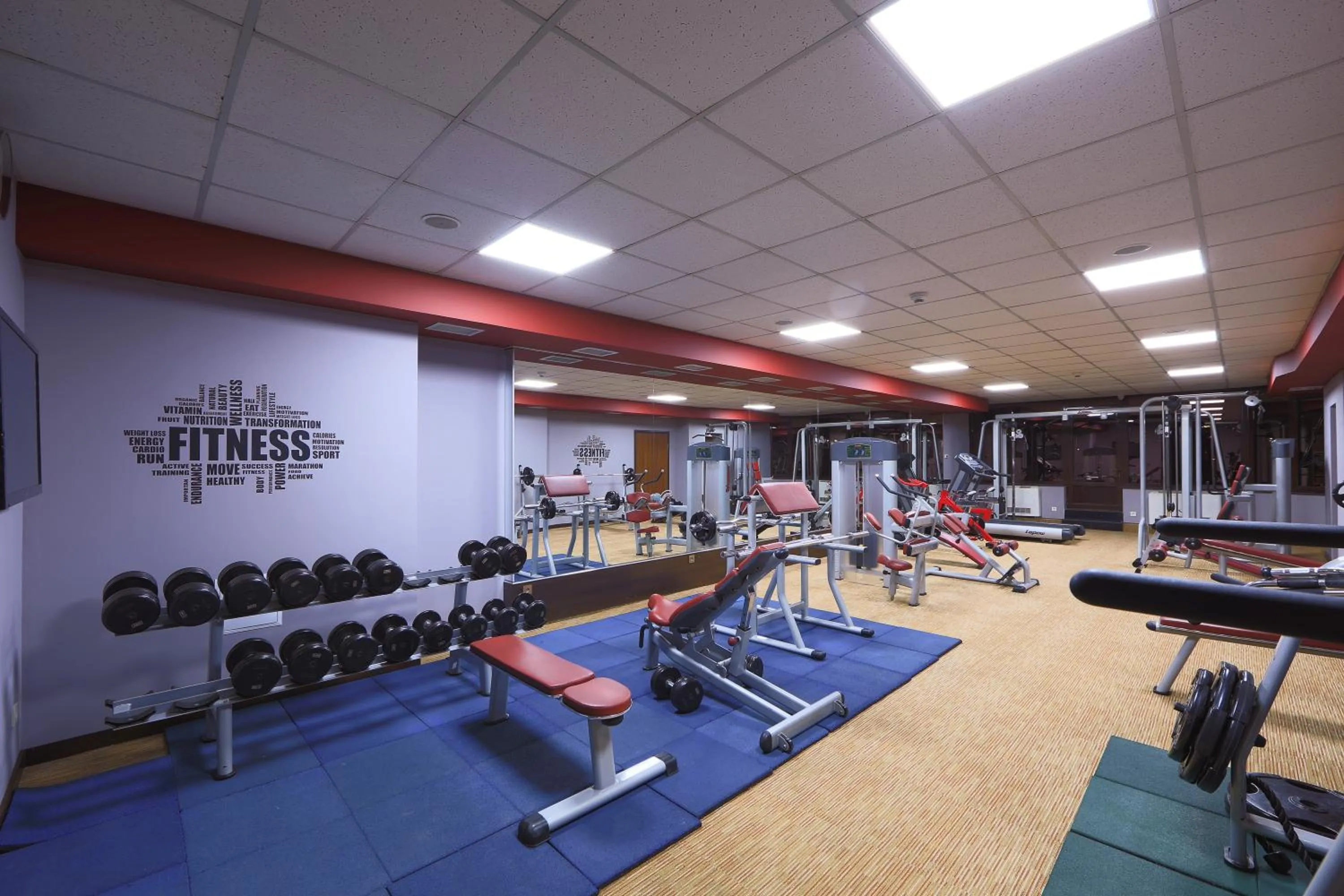 Fitness centre/facilities in Damas International Hotel