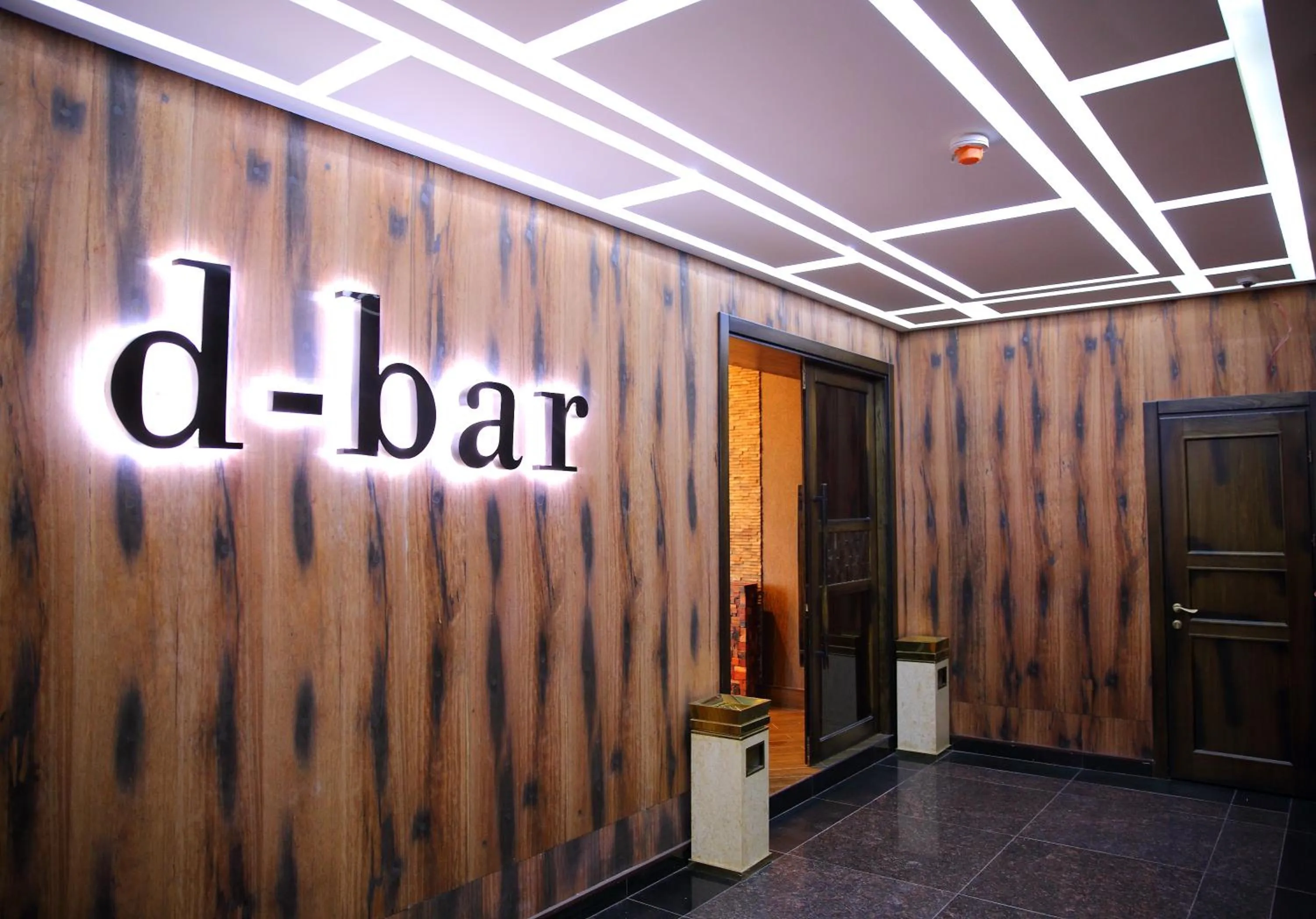 Lounge or bar in Damas International Hotel