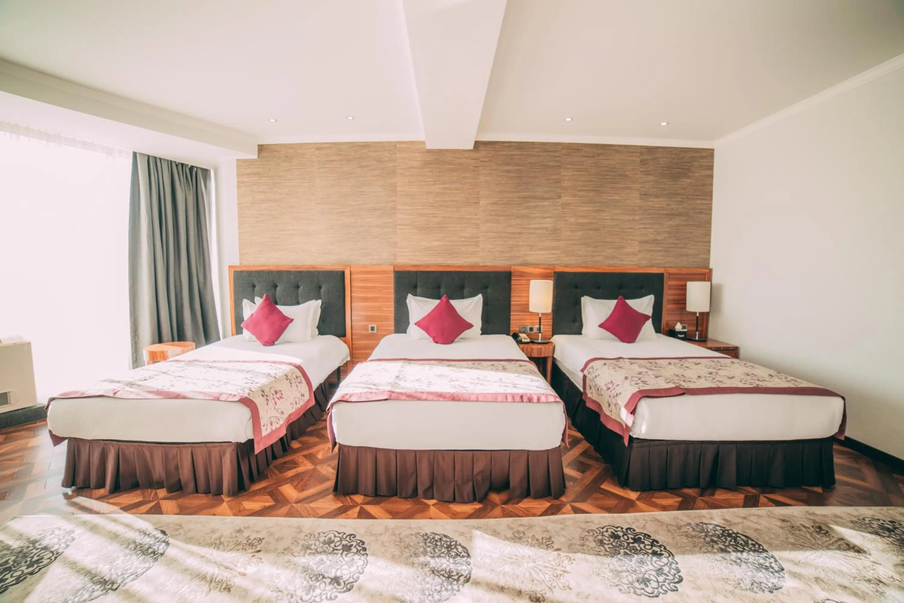 Day, Bed in Damas International Hotel