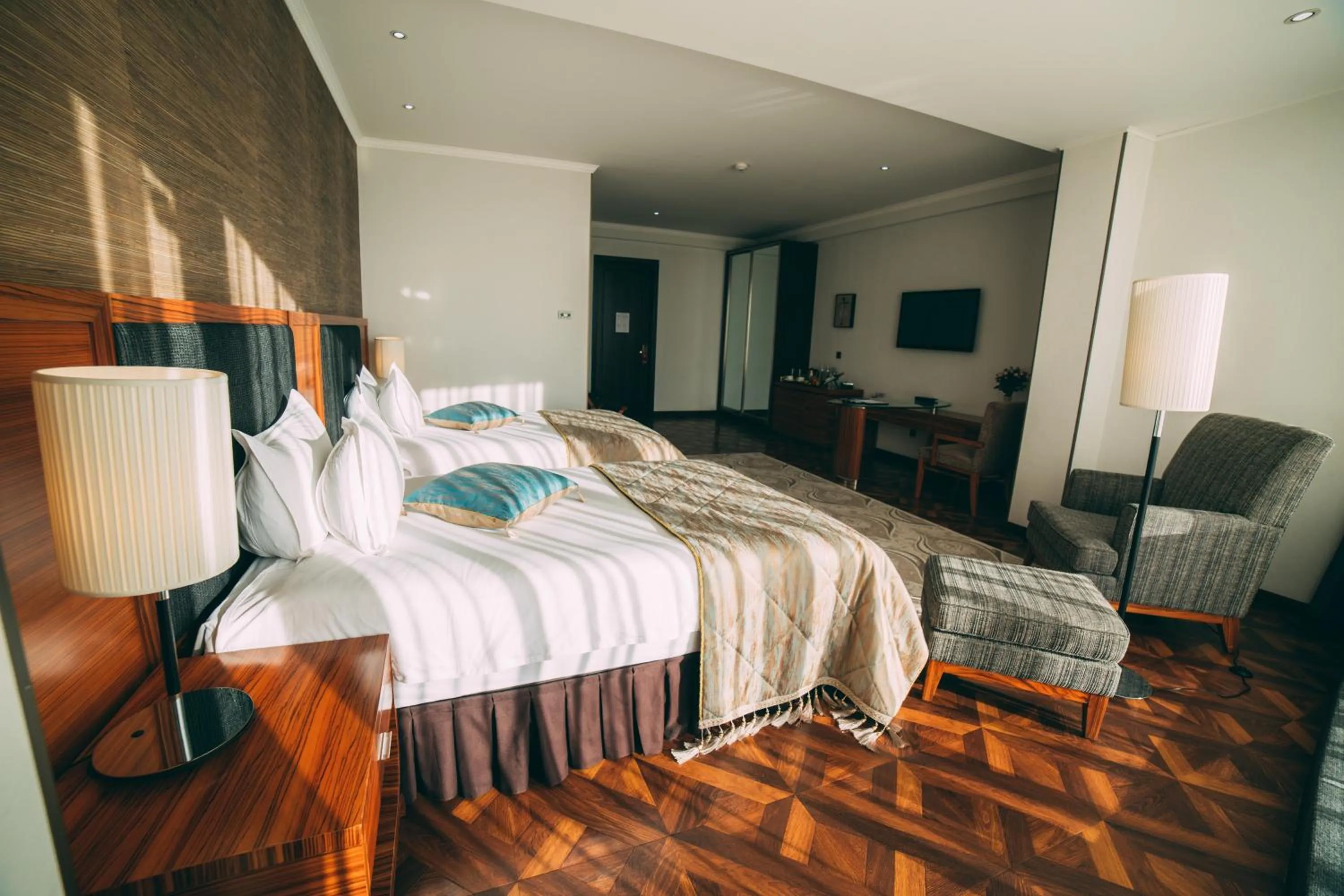 Photo of the whole room, Bed in Damas International Hotel