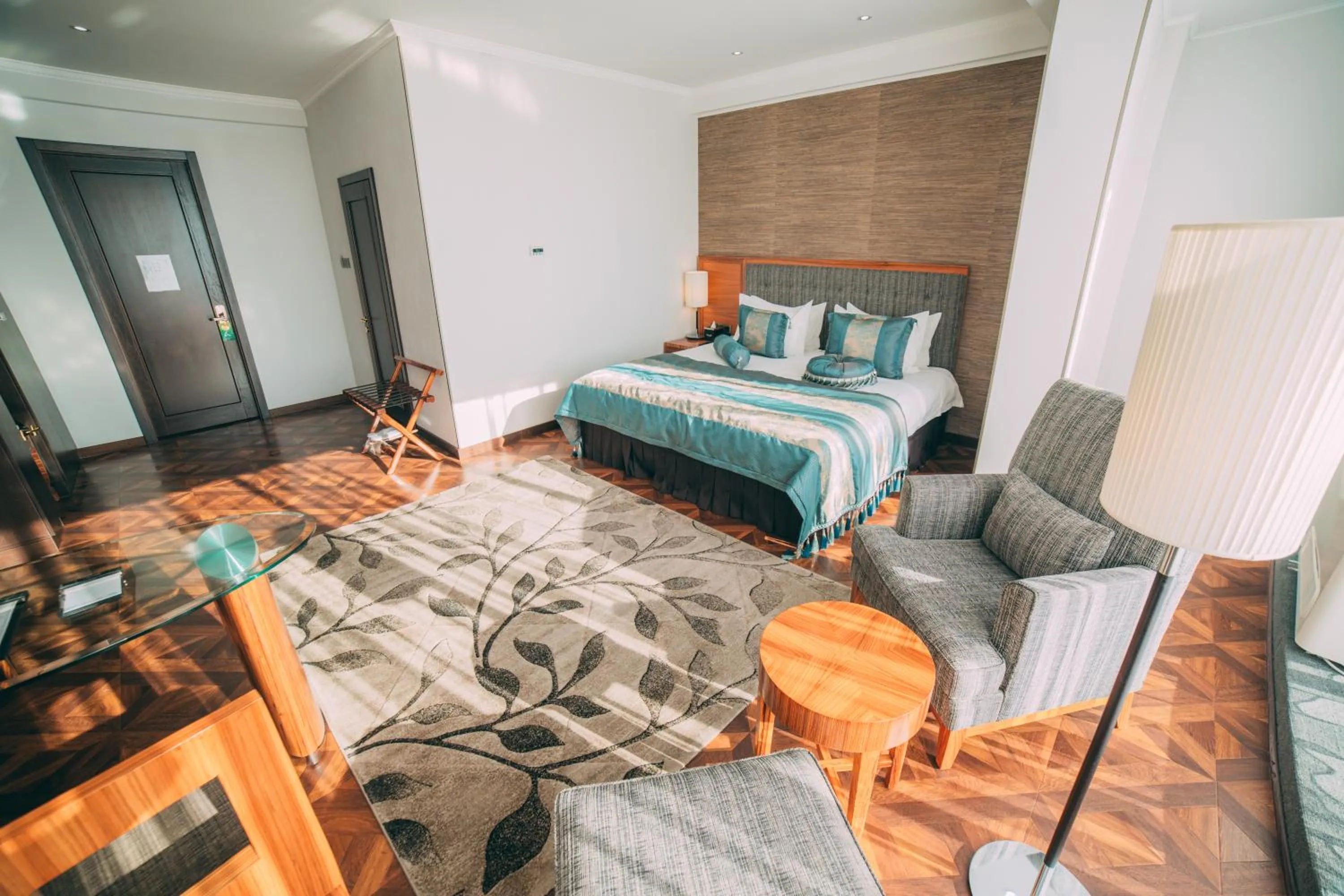 Mountain view, Bed in Damas International Hotel