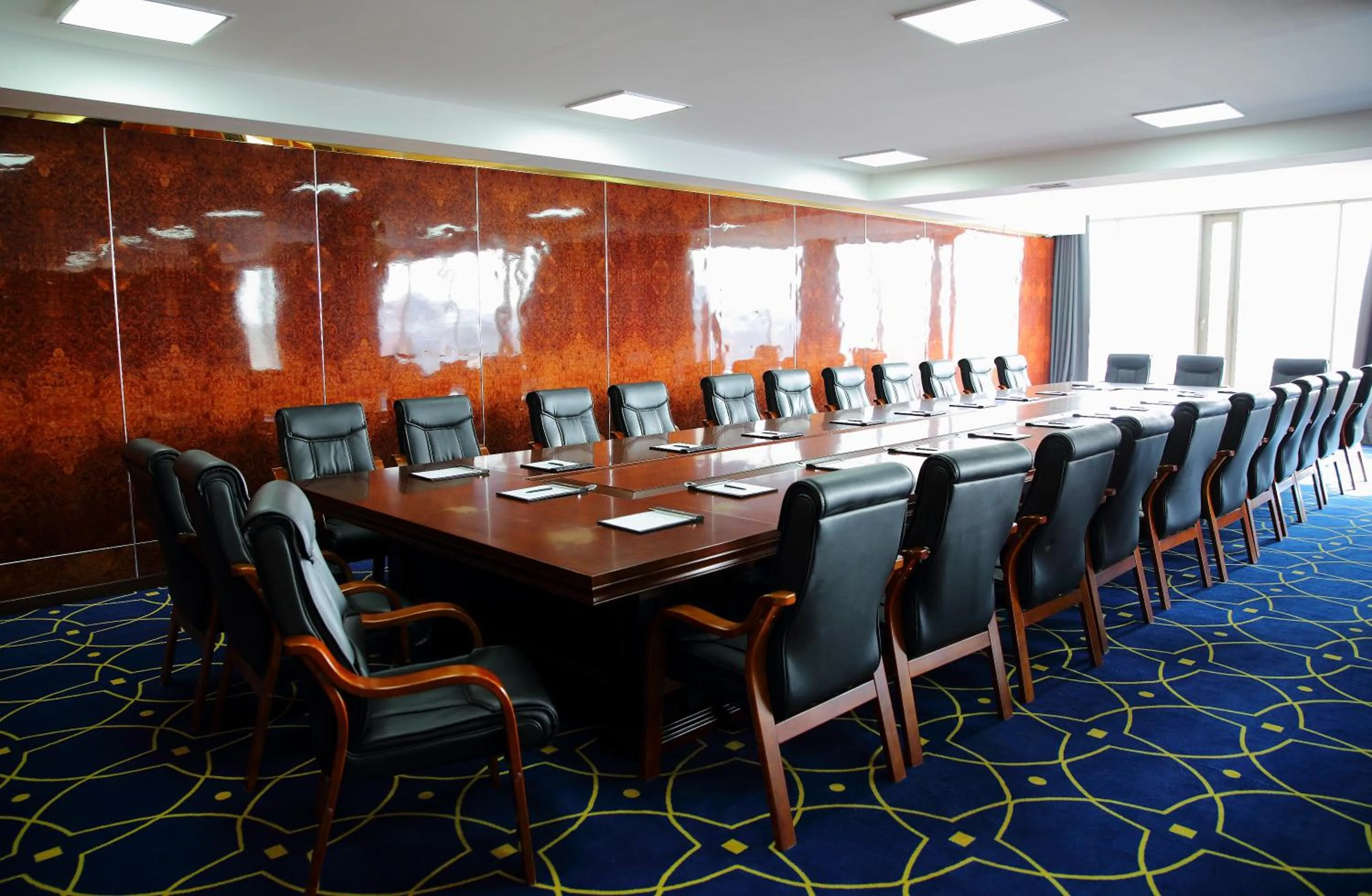 Business facilities in Damas International Hotel