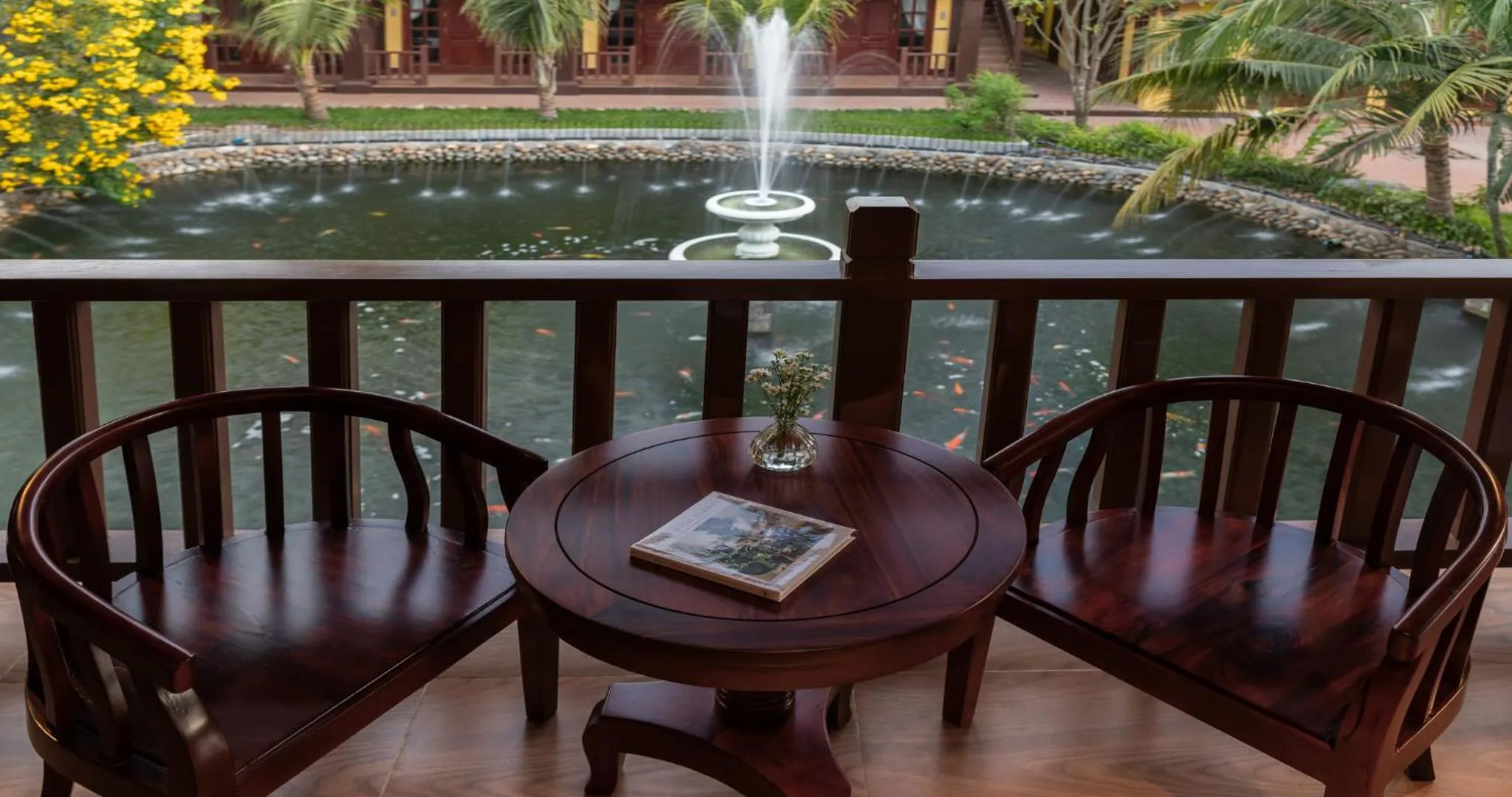 Seating area in U Luang Prabang