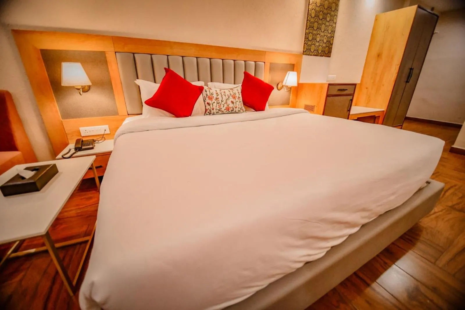 Photo of the whole room, Bed in Hotel Aviral Ganga