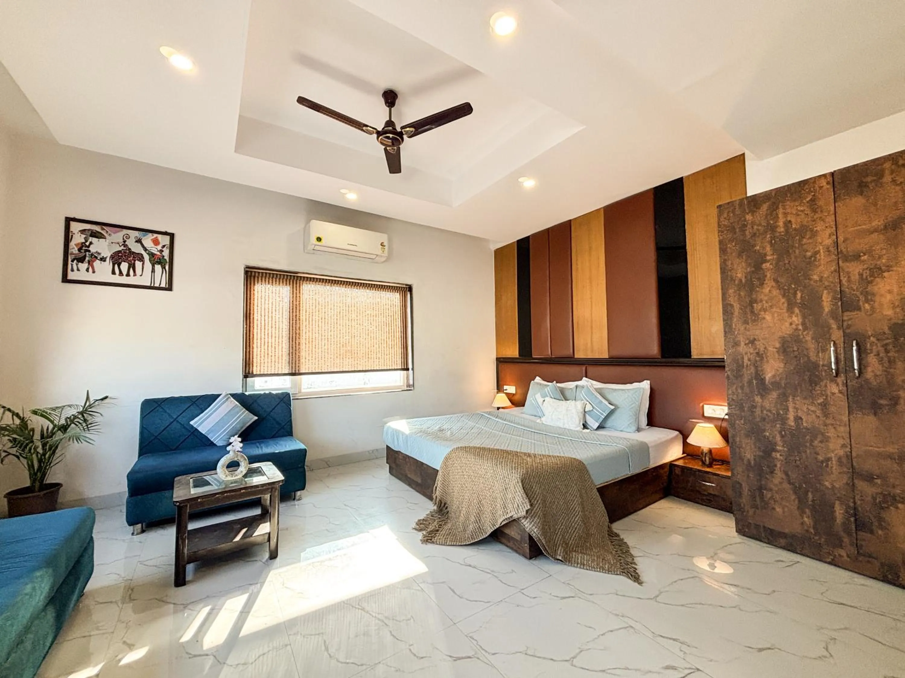 Bedroom, Bed in Hotel Shoolin Suites Boutique Haridwar