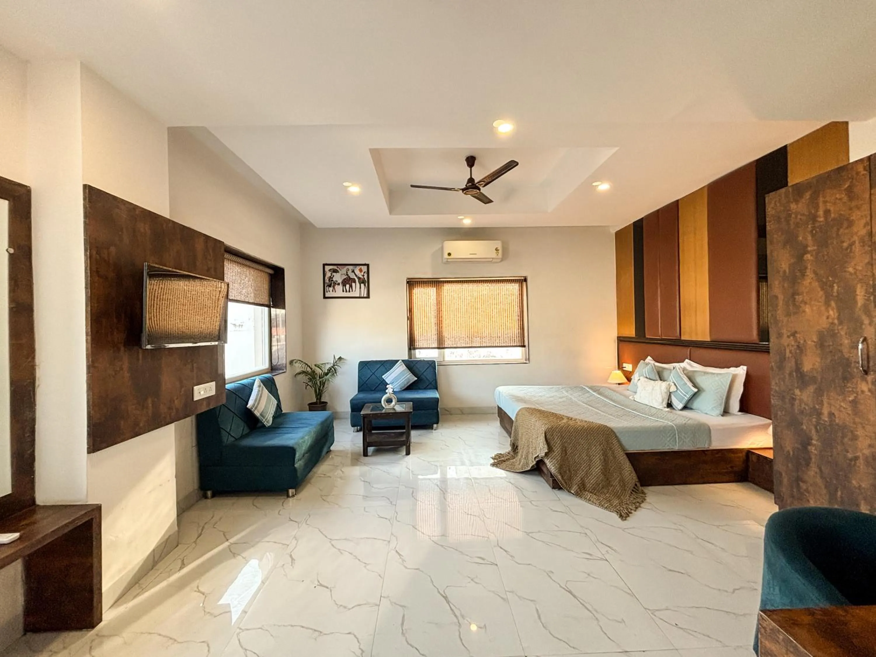 Bedroom, Bed in Hotel Shoolin Suites Boutique Haridwar