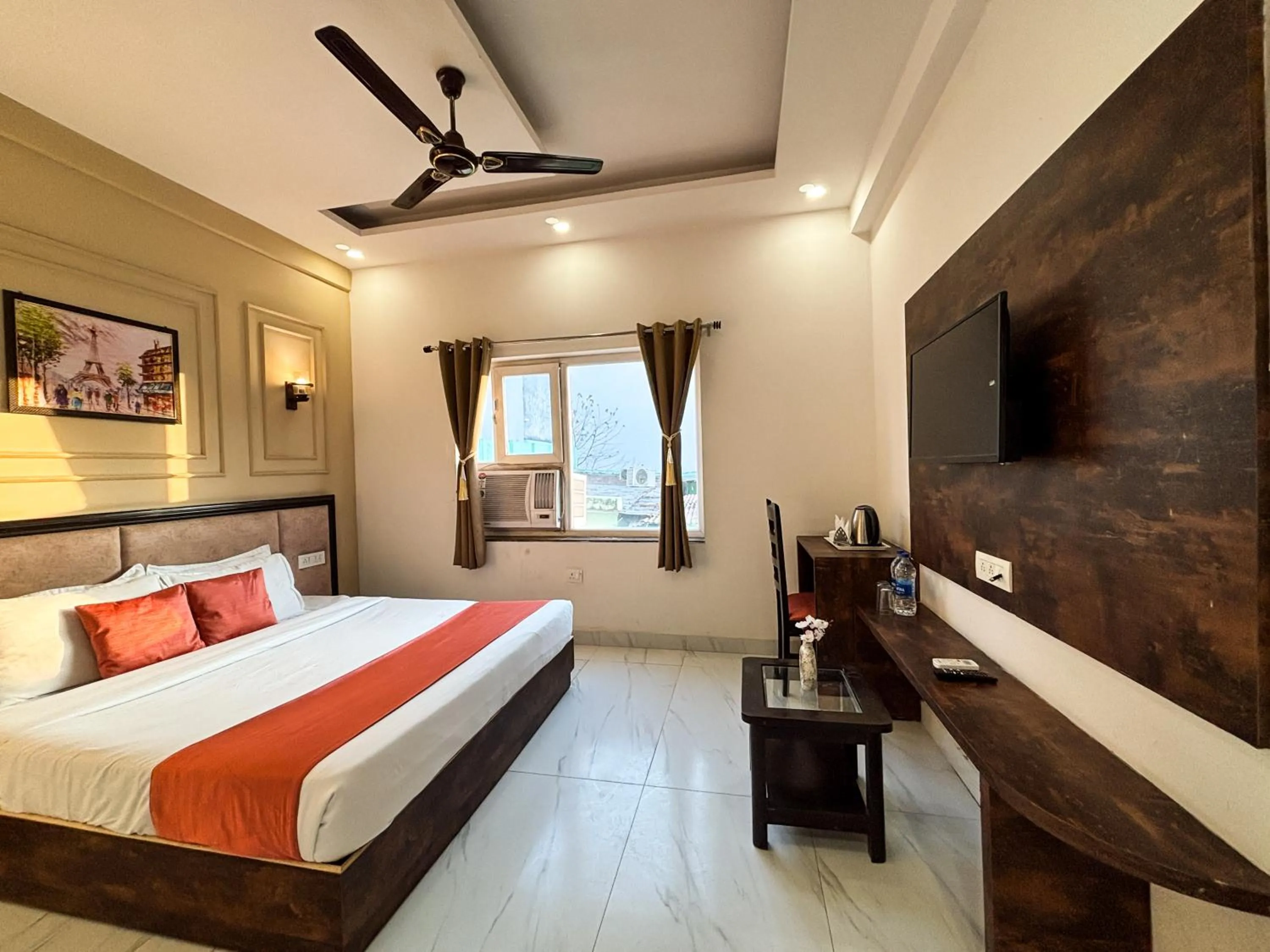 Bed in Hotel Shoolin Suites Boutique Haridwar