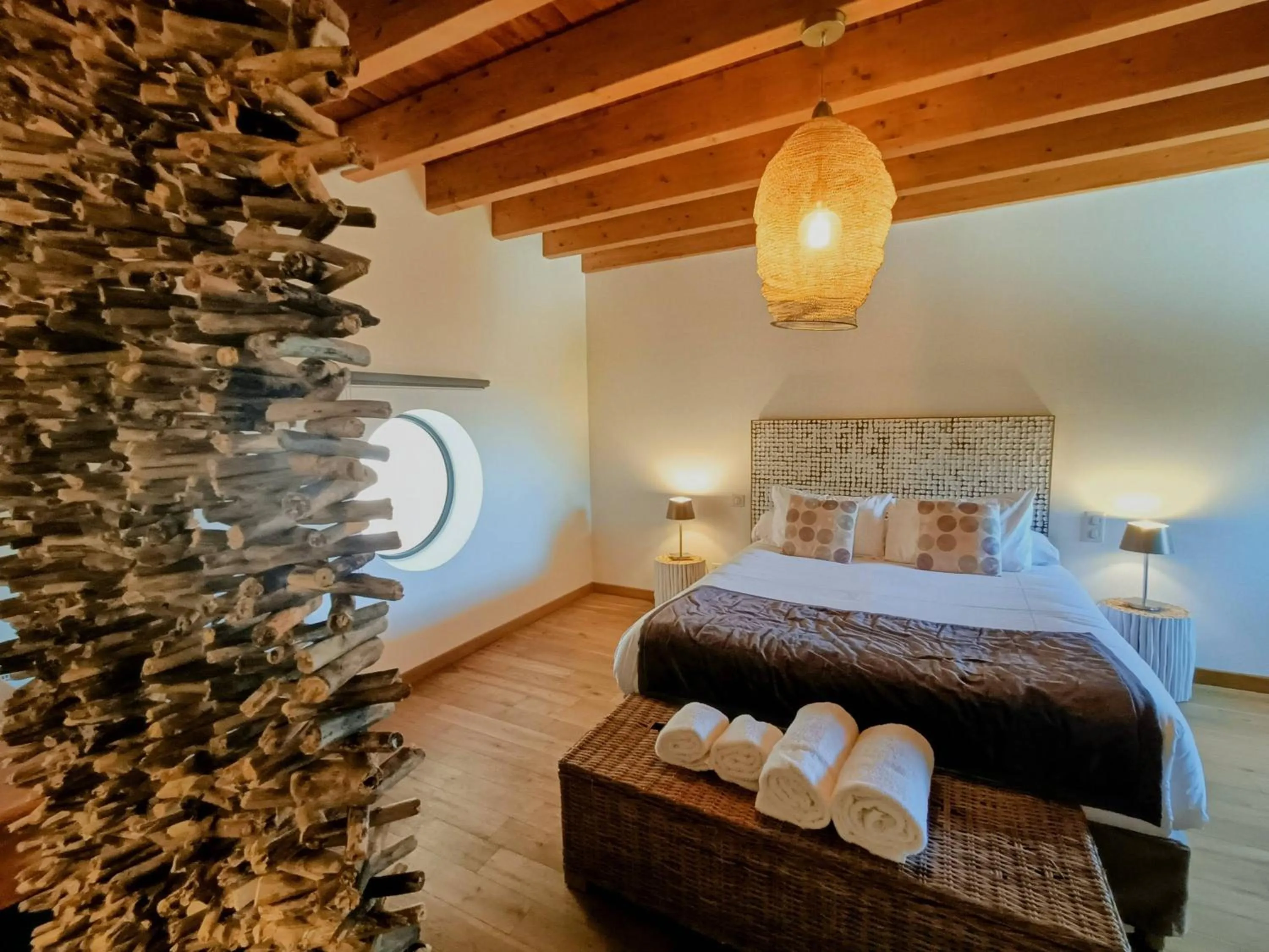 Bed in Les Chambres De La Renaissance