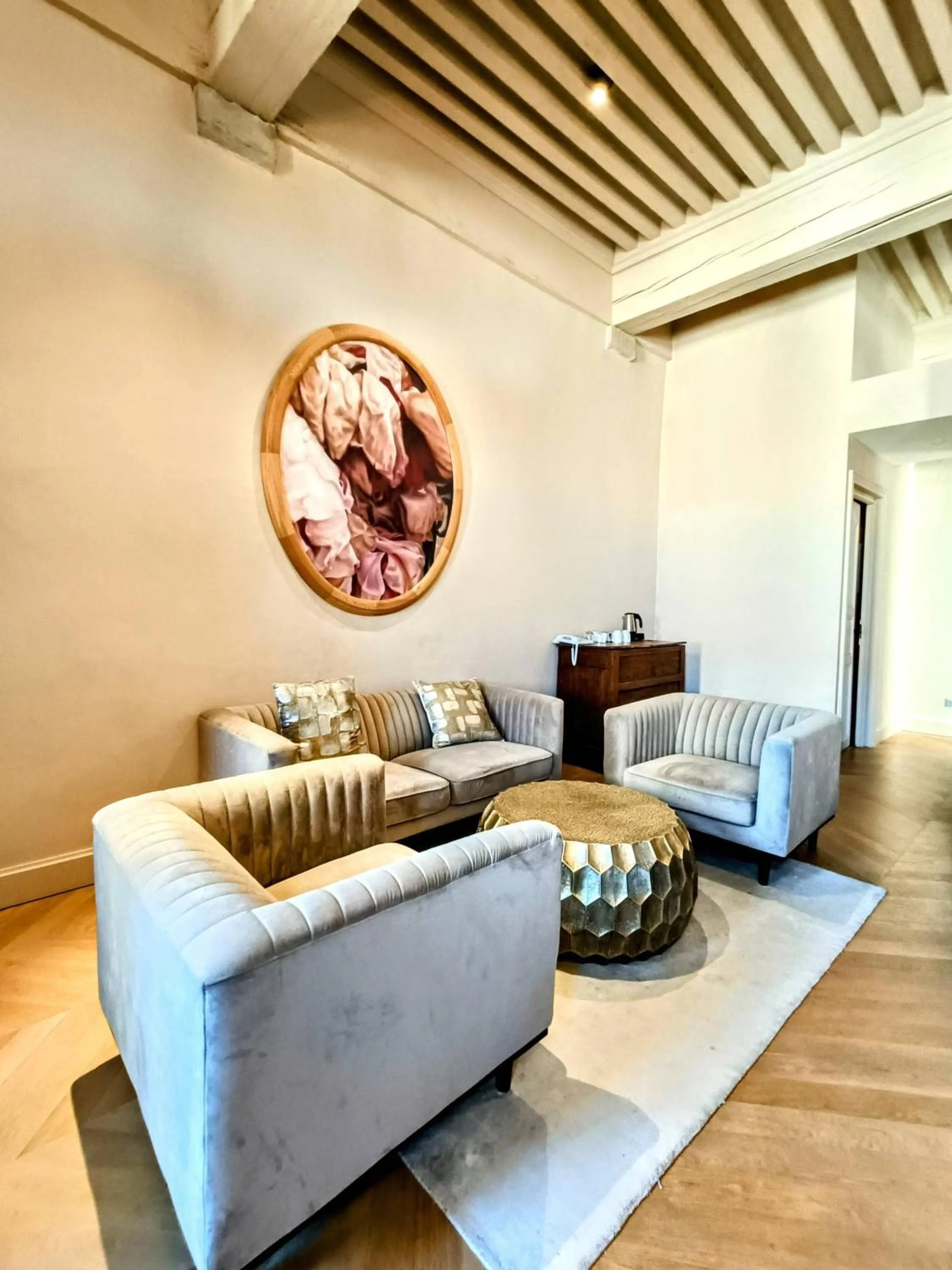 Photo of the whole room in Les Chambres De La Renaissance