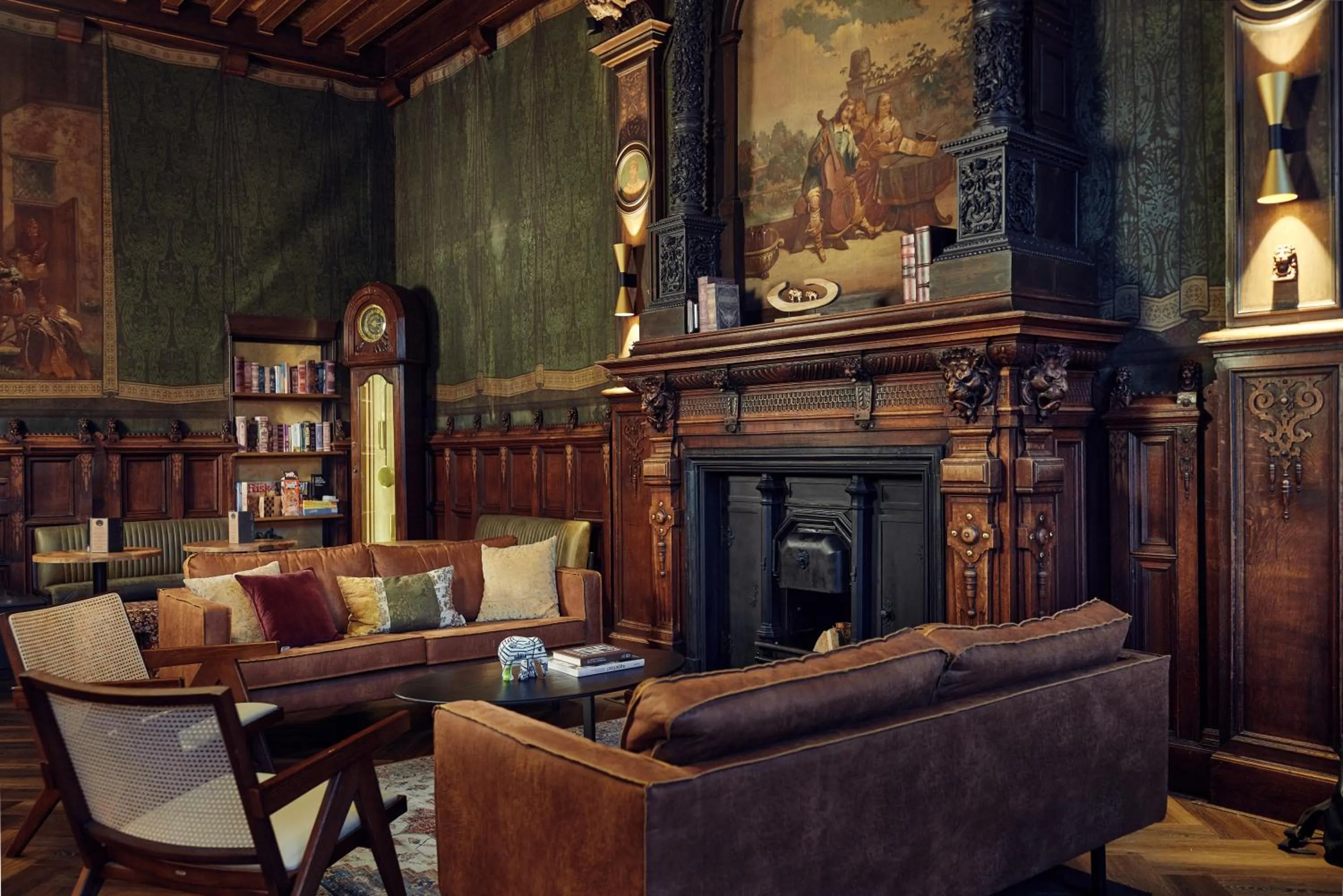 Library in The Elephant Hostel