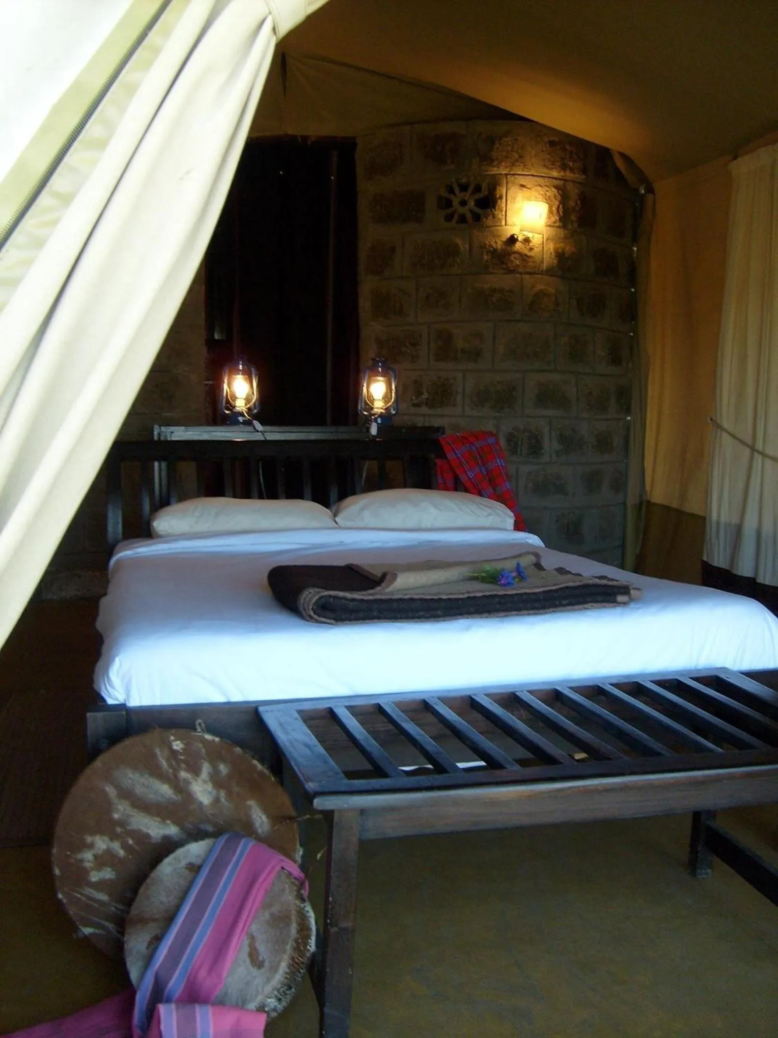 Photo of the whole room, Bed in Maili Saba Camp