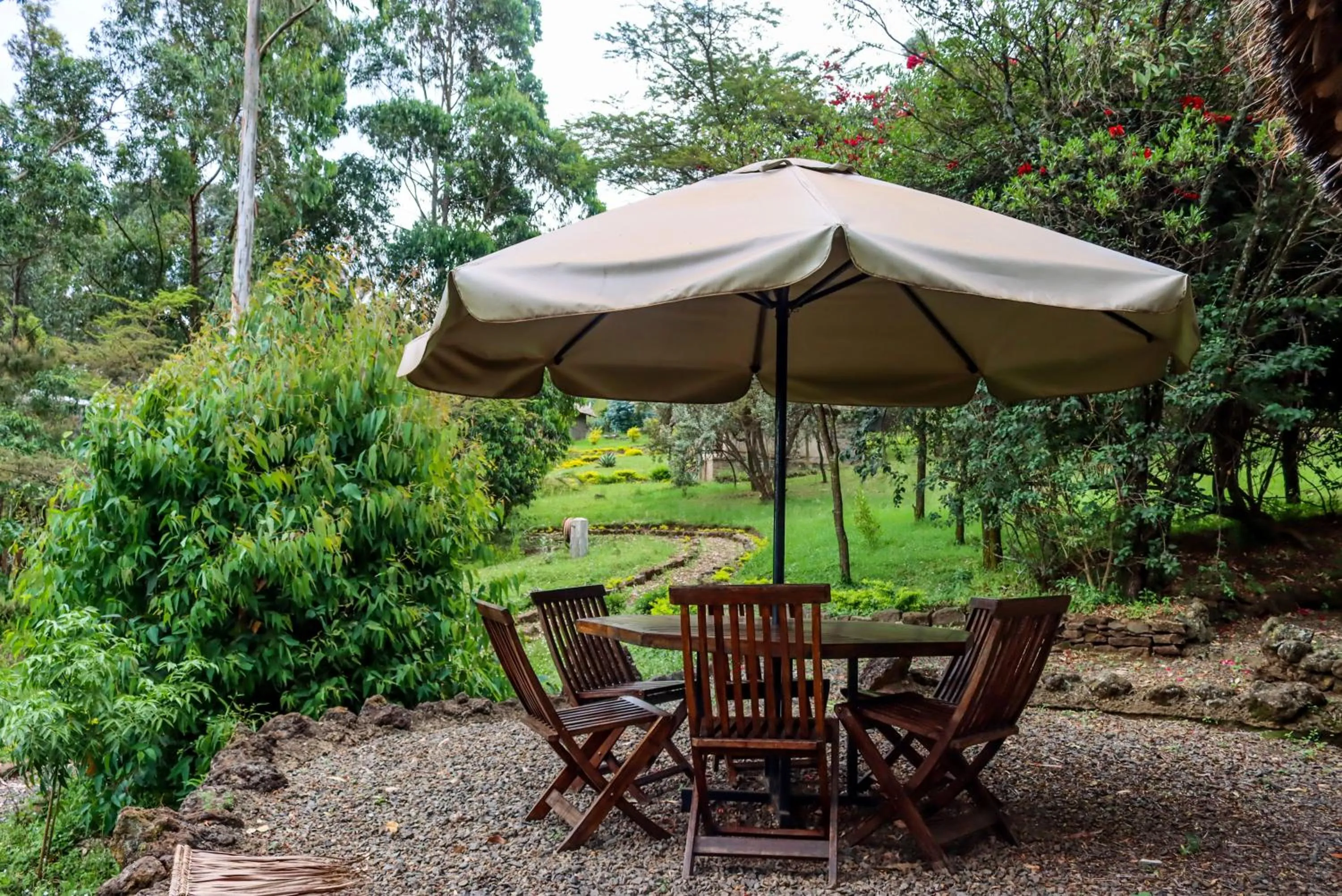 Restaurant/places to eat in Maili Saba Camp