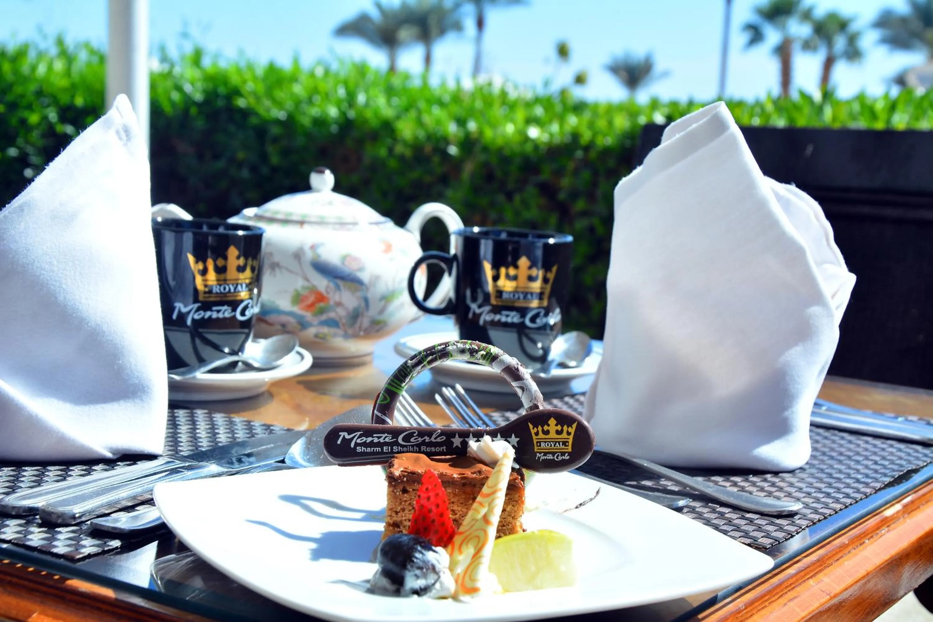 Food and drinks in Royal Monte-Carlo Sharm Resort & SPA