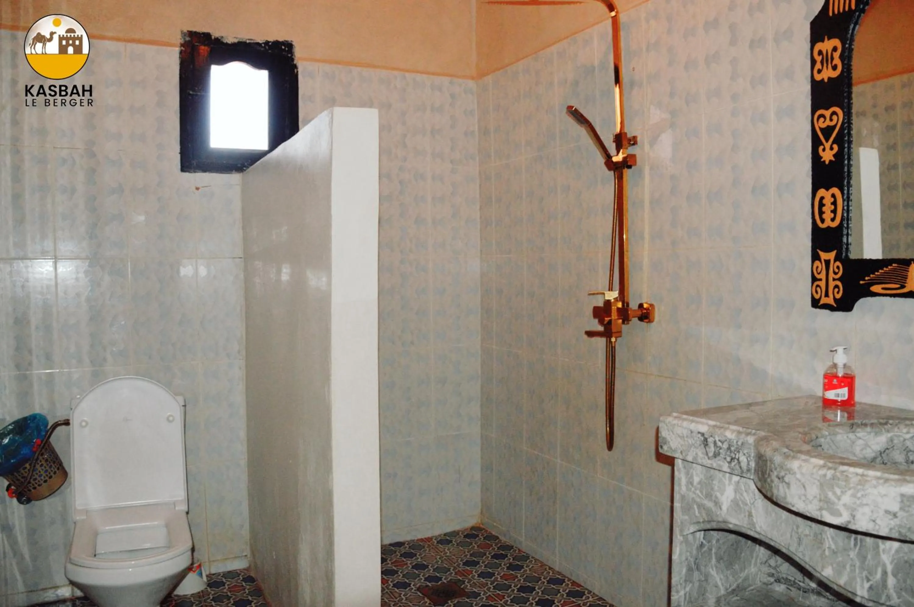 Shower in Kasbah Du Berger & Piscine