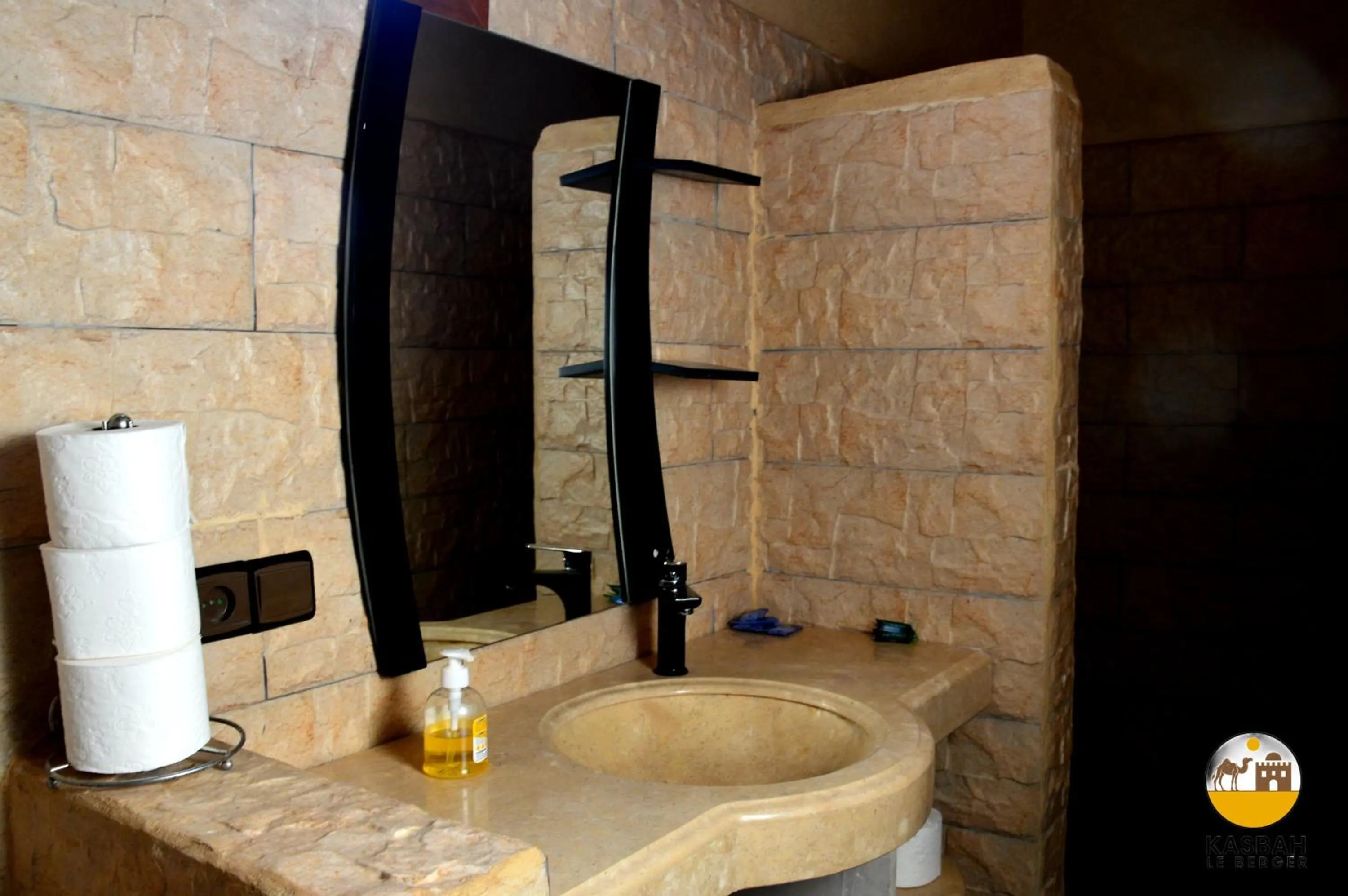 Shower in Kasbah Du Berger & Piscine