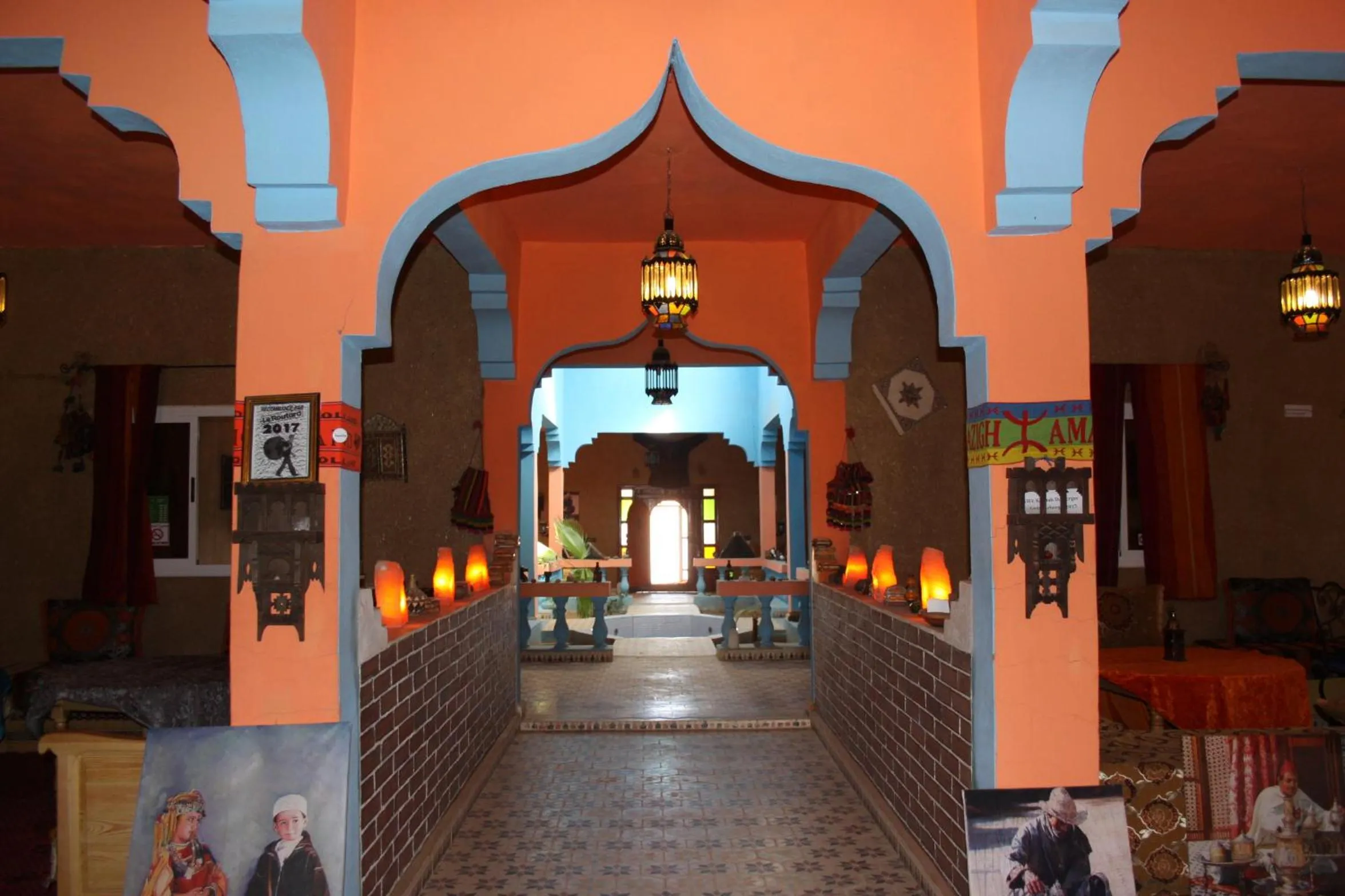 Restaurant/places to eat in Kasbah Du Berger & Piscine