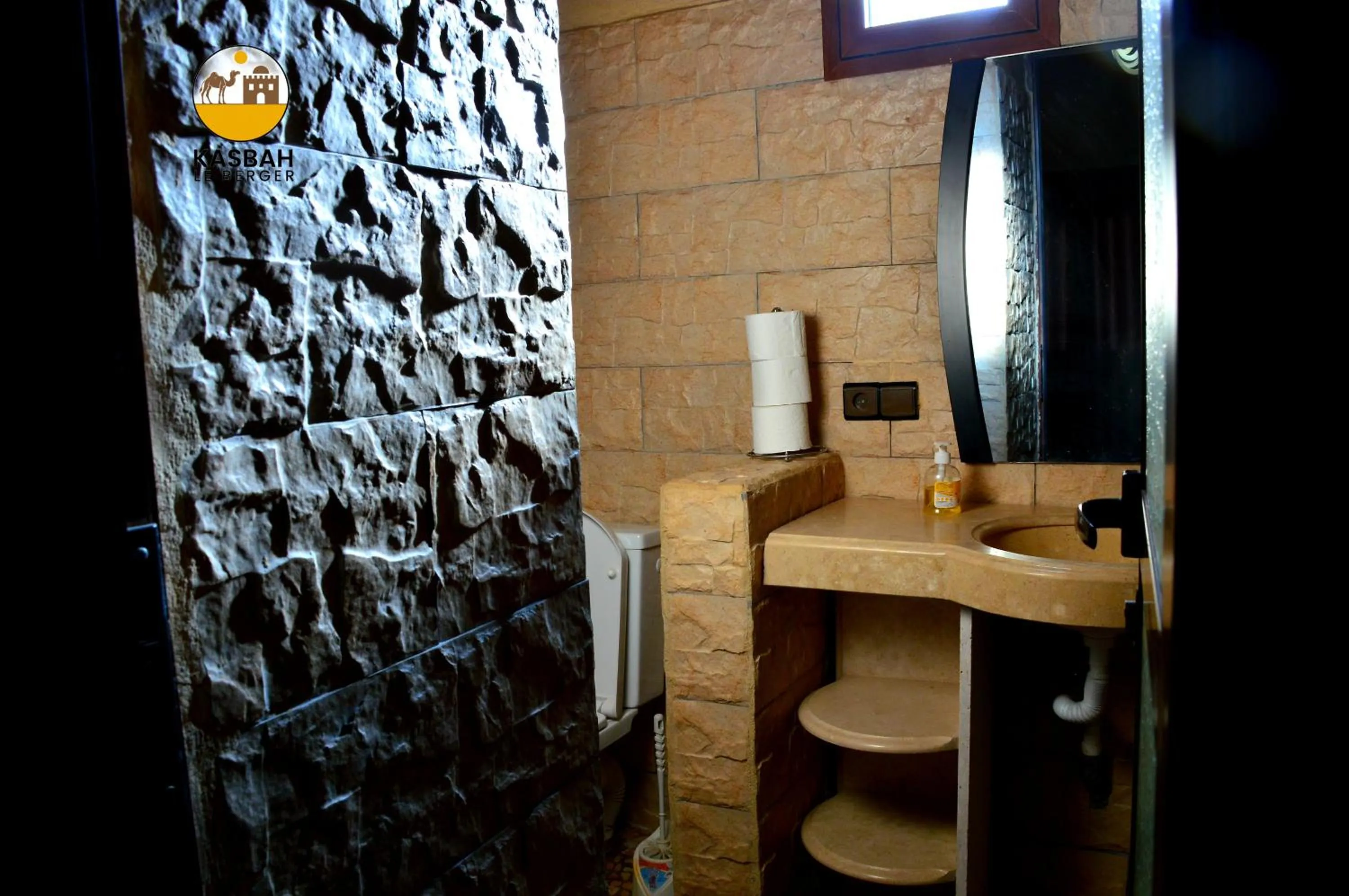 Shower in Kasbah Du Berger & Piscine