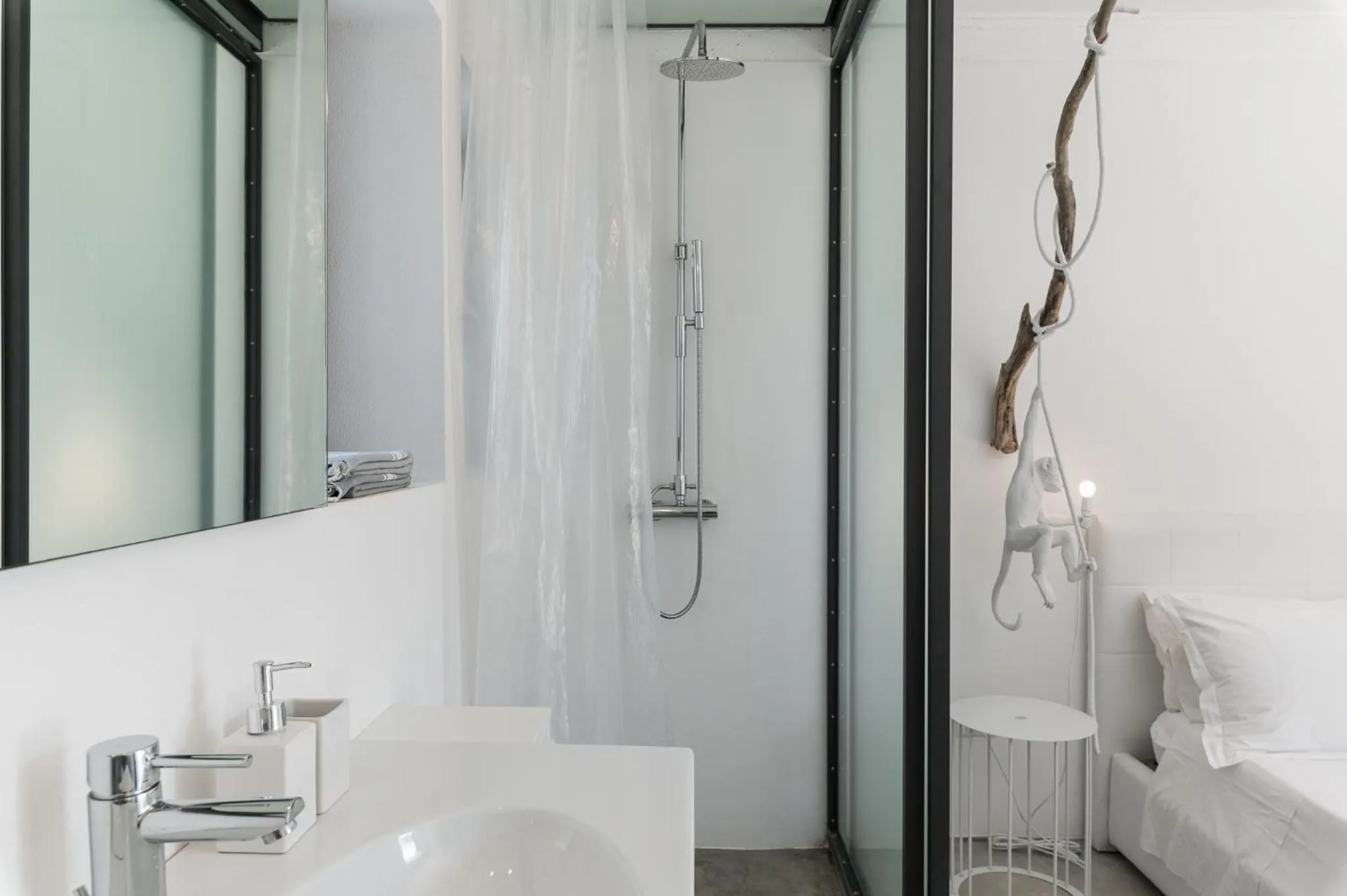 Shower in Calcebianca