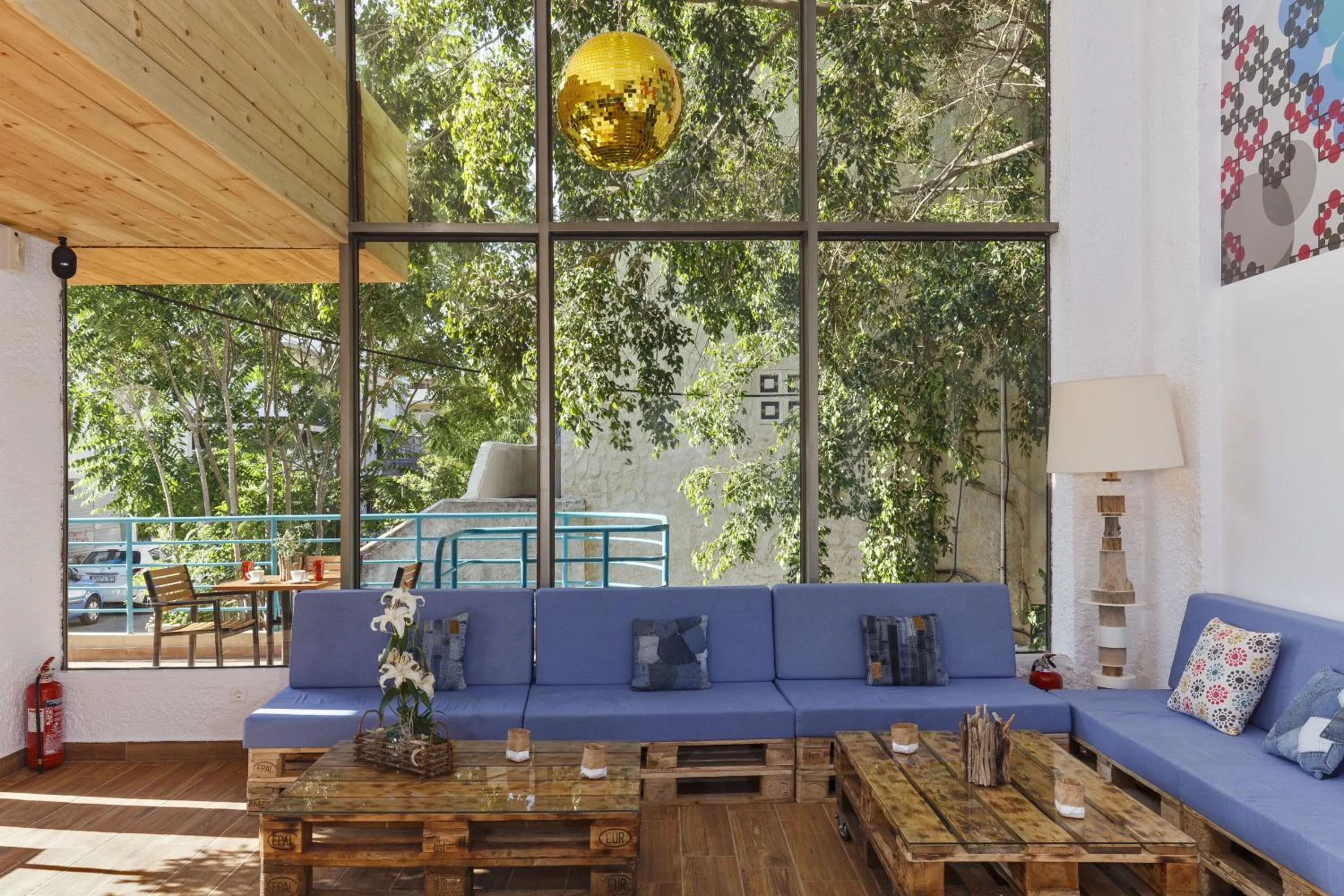 Restaurant/places to eat in STAY Rhodes HoStel & Bar