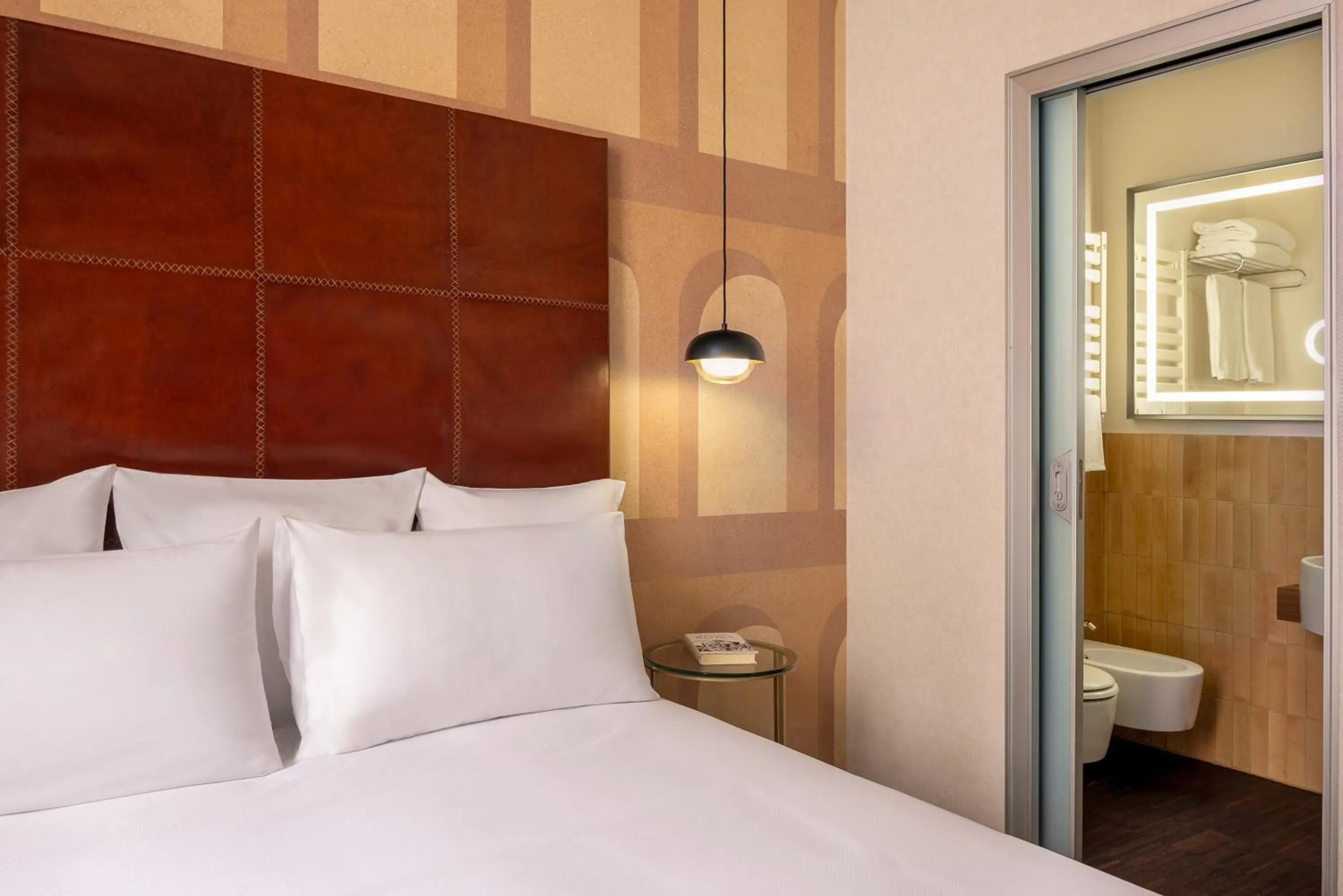 Bed in Maison Roma Piazza di Spagna UNA Esperienze