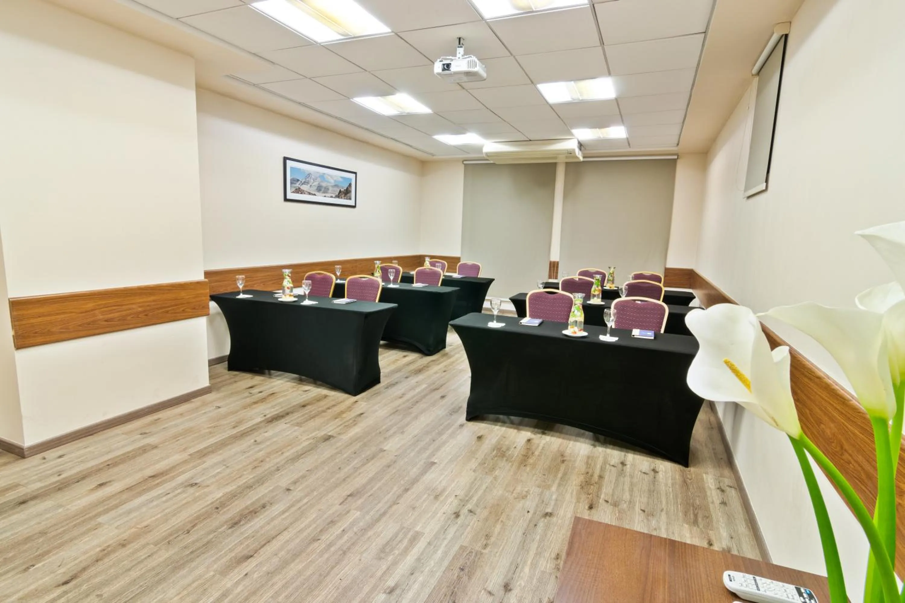 Meeting/conference room in Geotel Calama