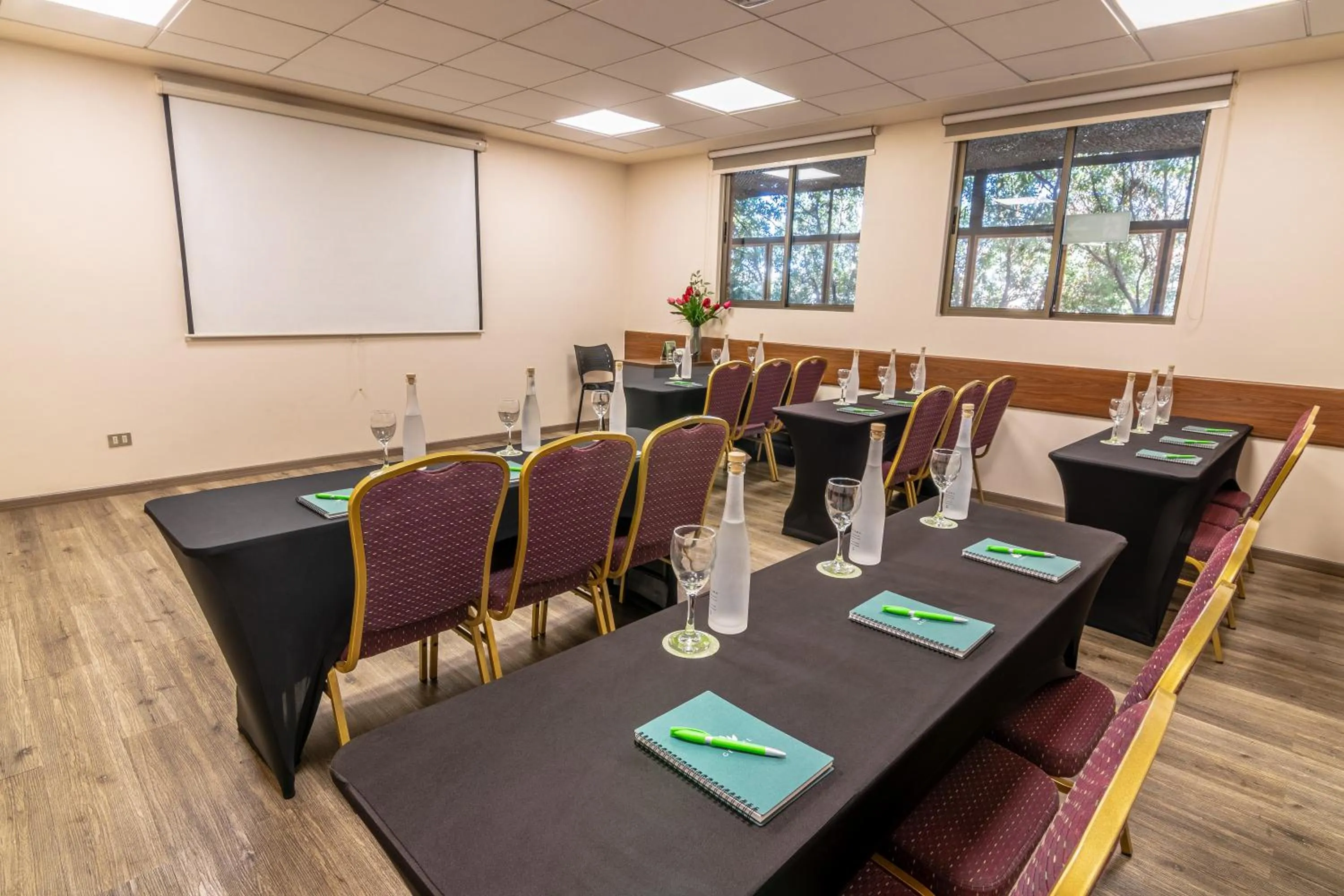 Seating area in Geotel Calama