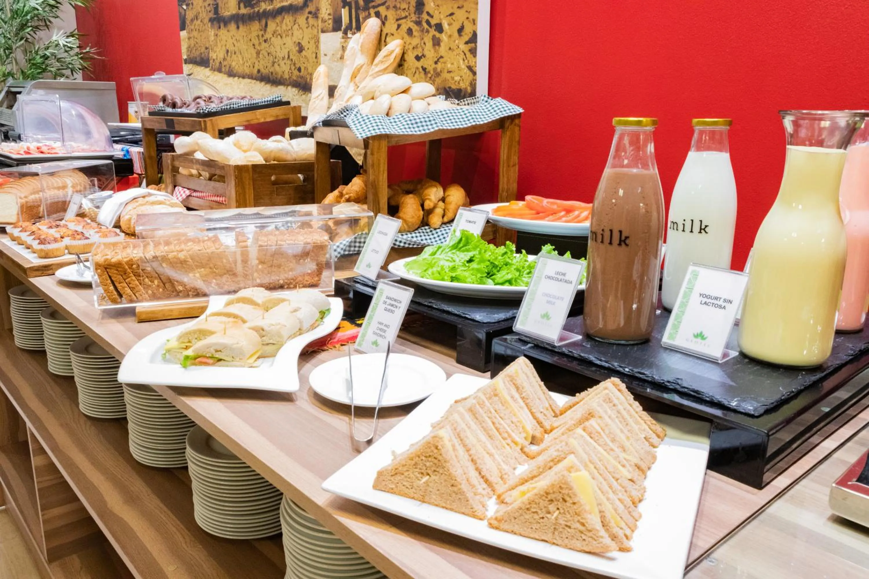 Buffet breakfast in Geotel Calama