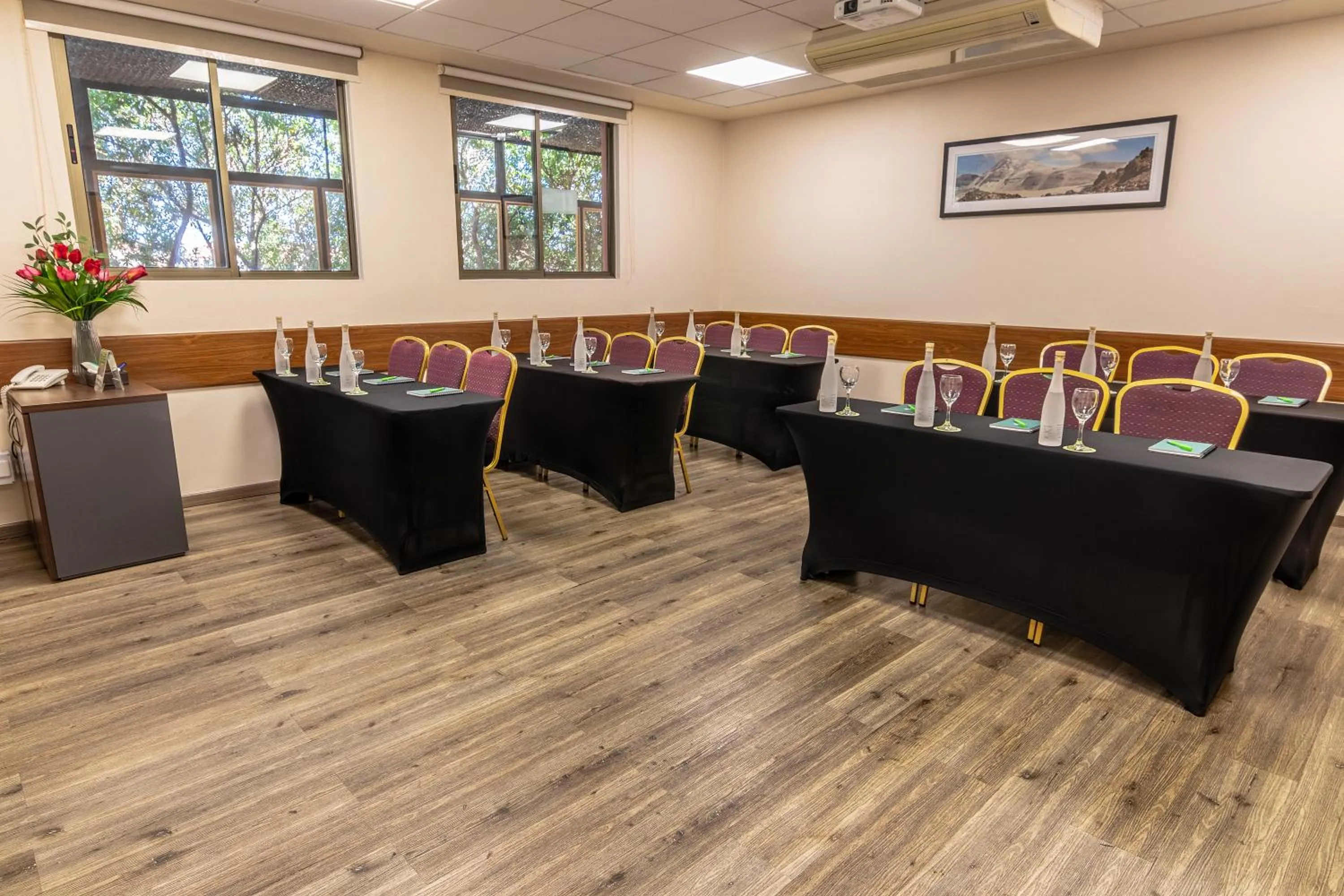 Seating area in Geotel Calama