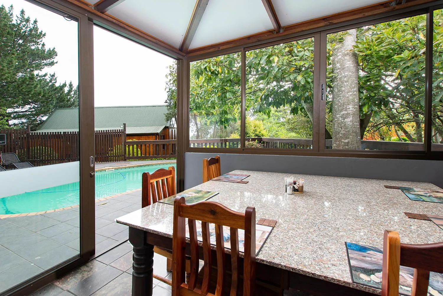 Lounge or bar in ArendsRus Country Resort