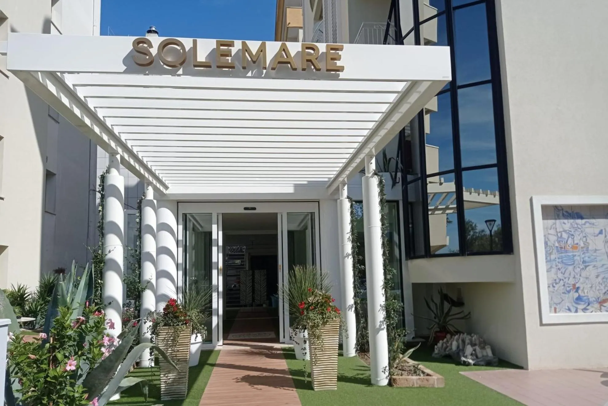 Facade/entrance in SoleMare Hotel e Residence