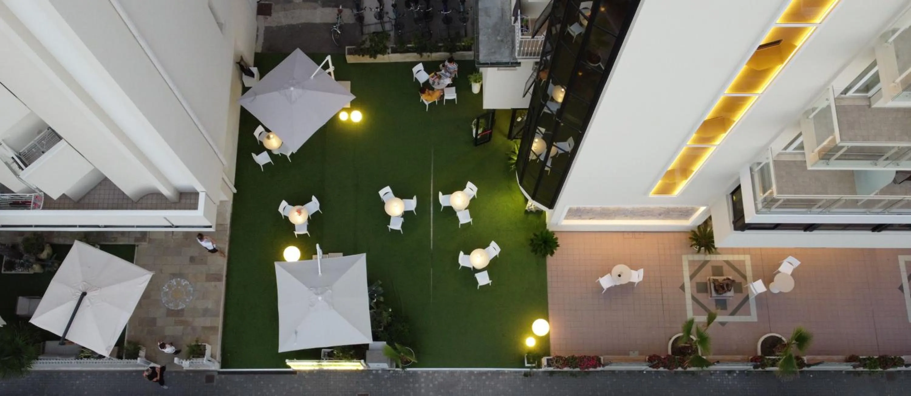 Patio in SoleMare Hotel e Residence