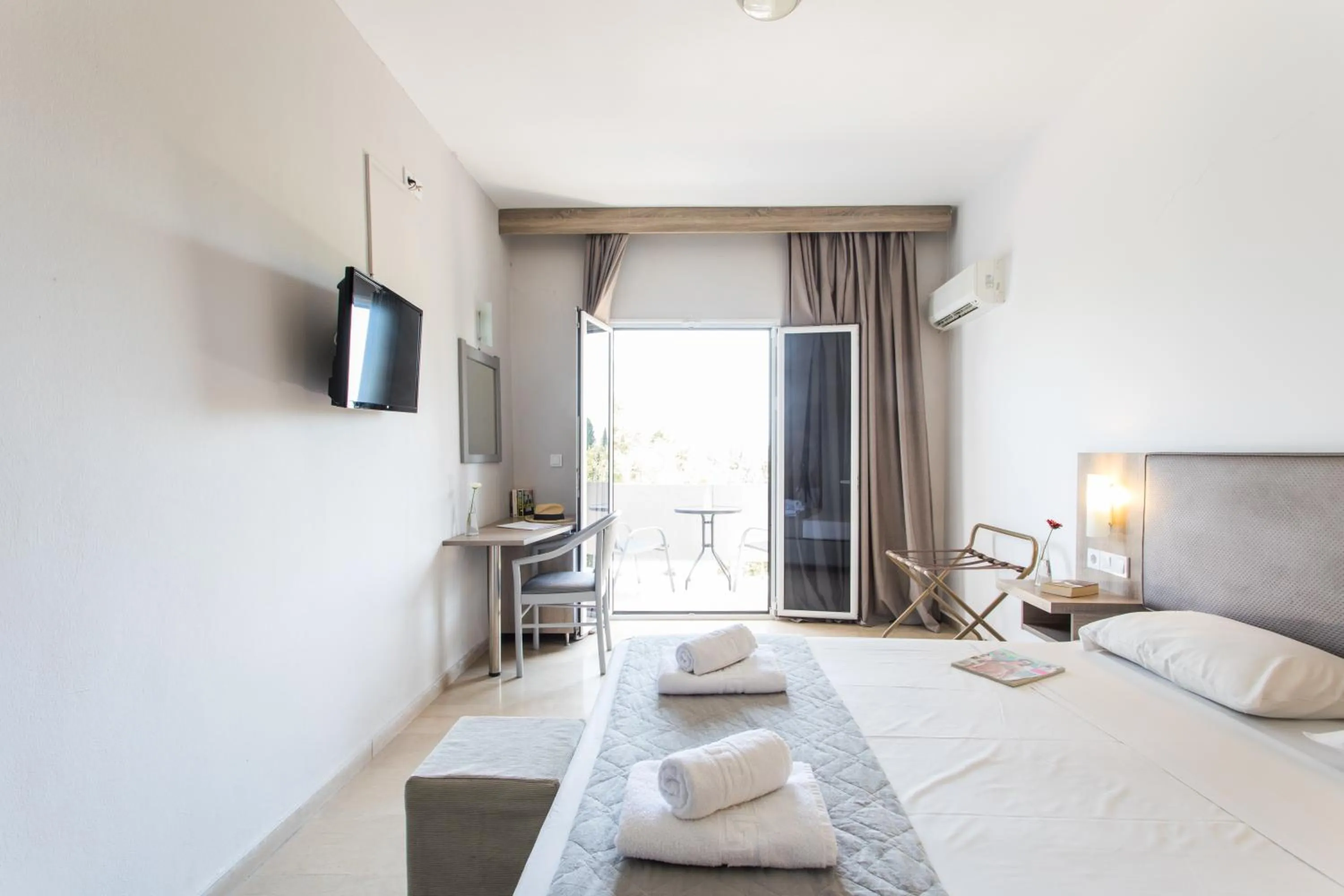 Bedroom, Bed in Silver Bay Hotel Kontokali Corfu