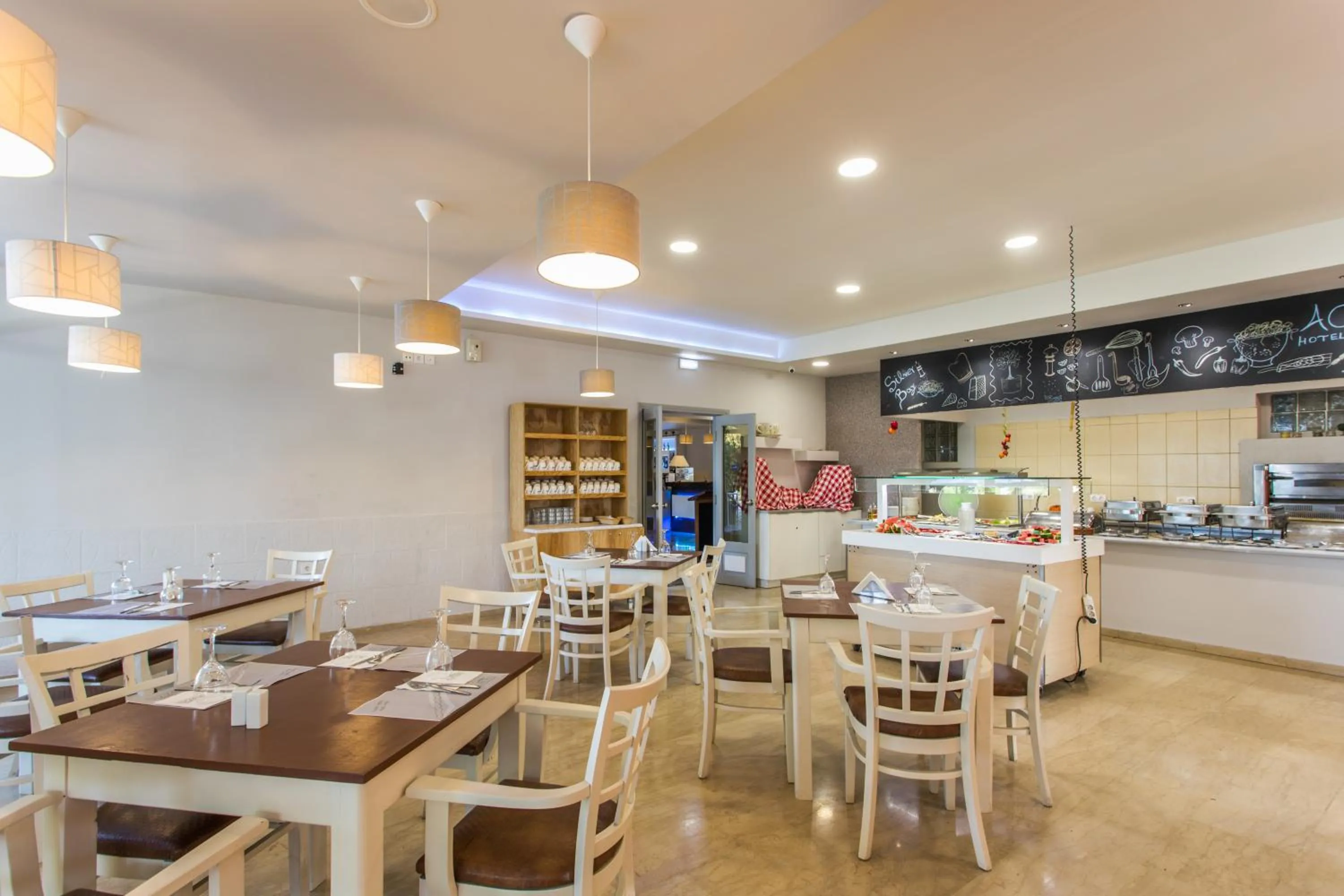 Restaurant/places to eat in Silver Bay Hotel Kontokali Corfu