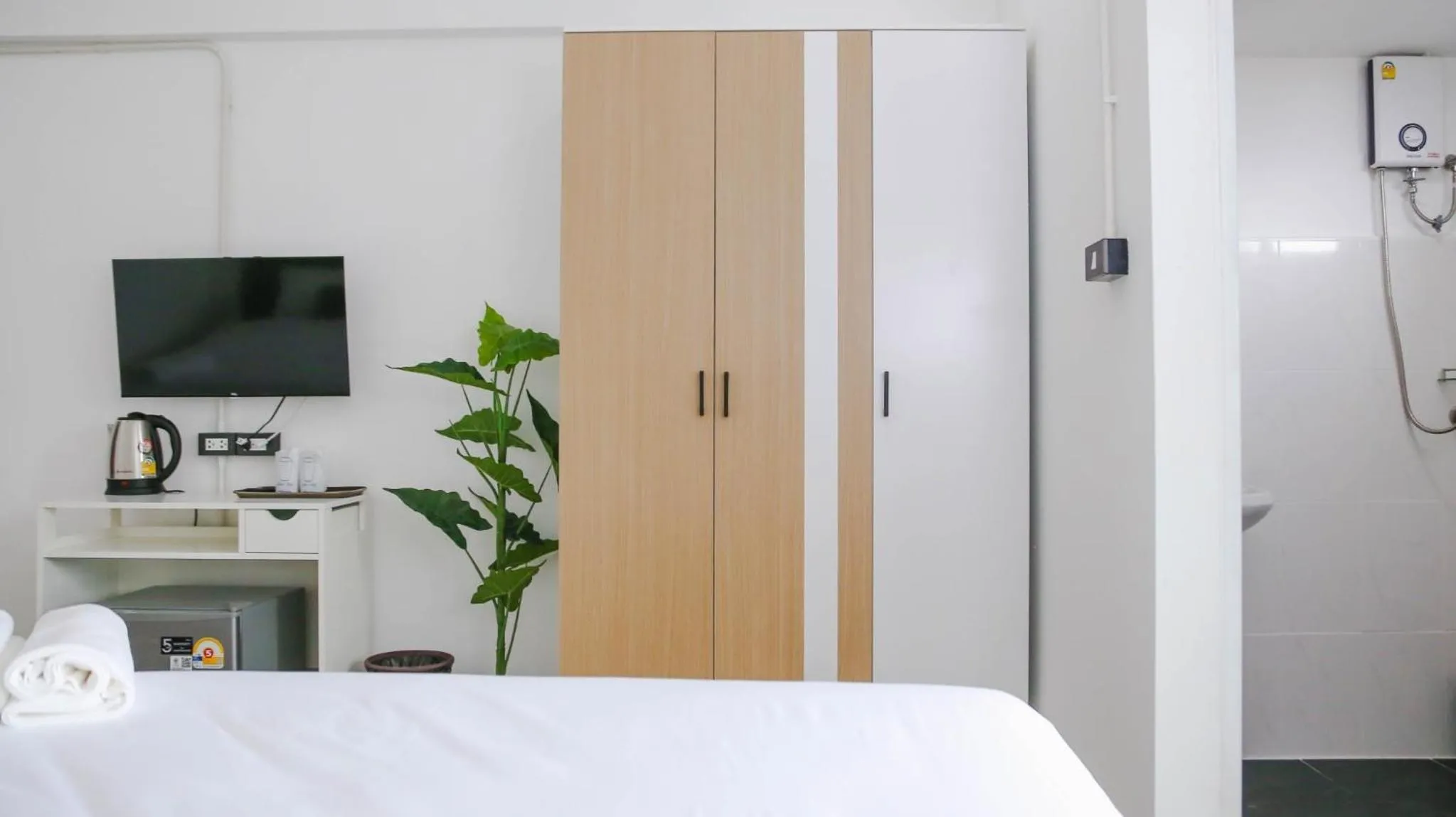 wardrobe, Bed in Chana Bangkok Hotel