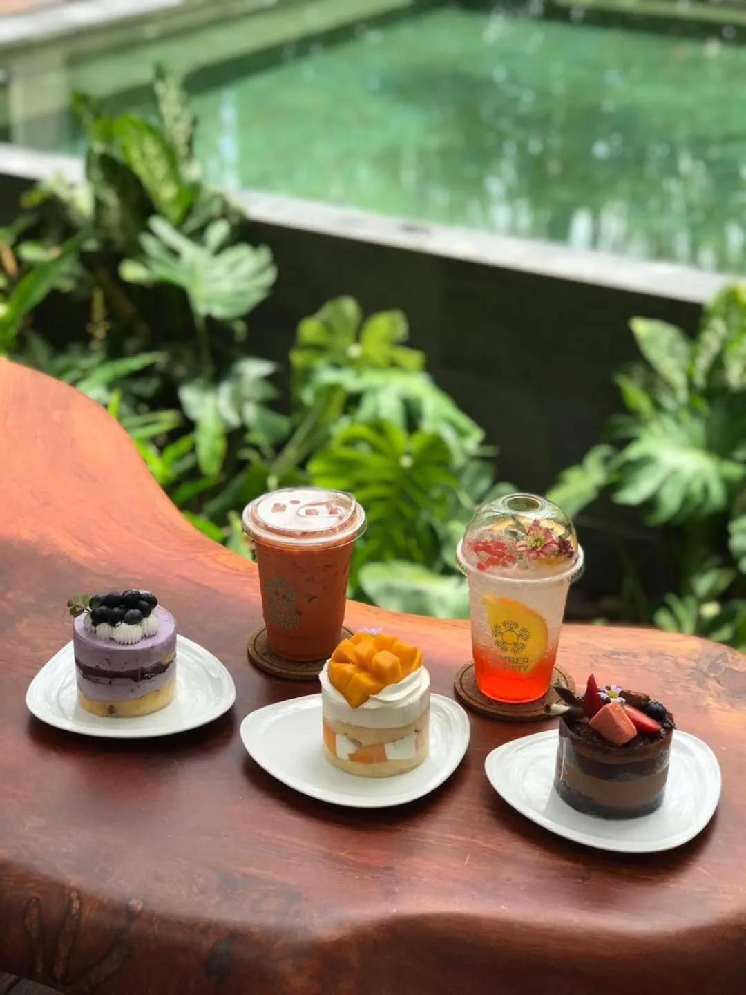 Food and drinks in Timber Society Boutique Hideaway