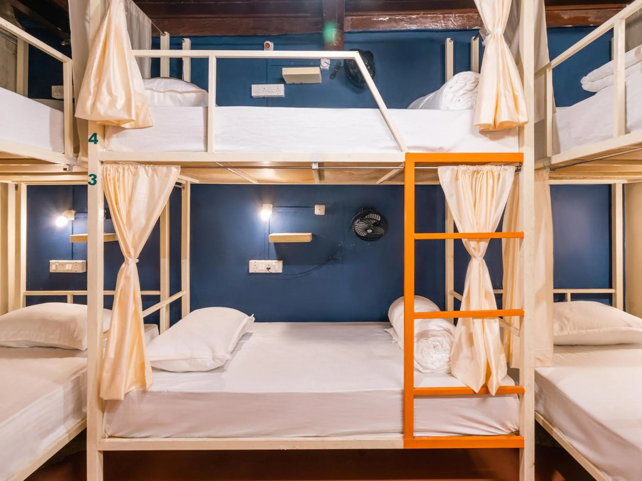 Photo of the whole room, Bed in Moustache Daman