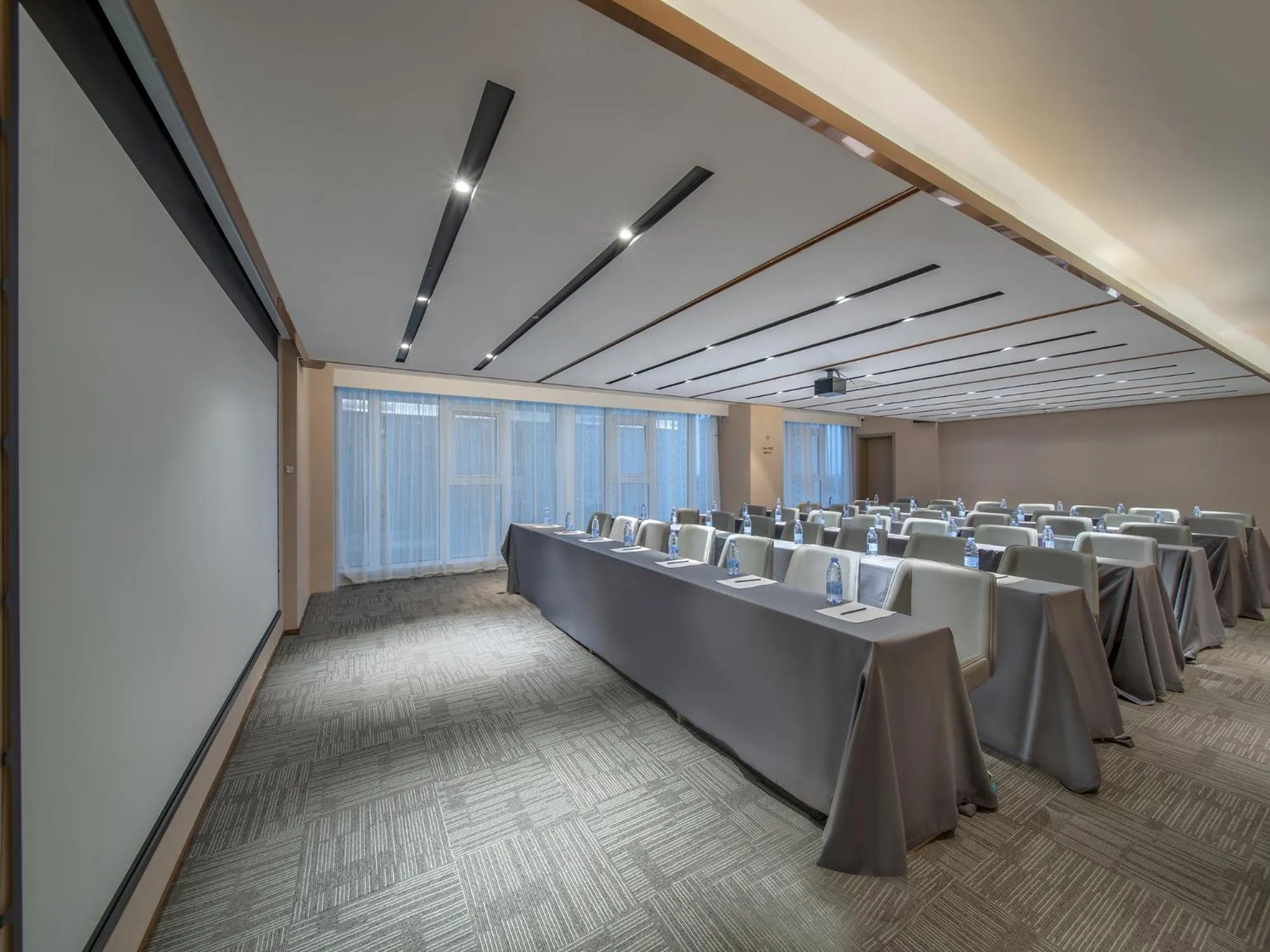Meeting/conference room in Lavande Hotel Credit Building of Gaocheng District, Shijiazhuang City