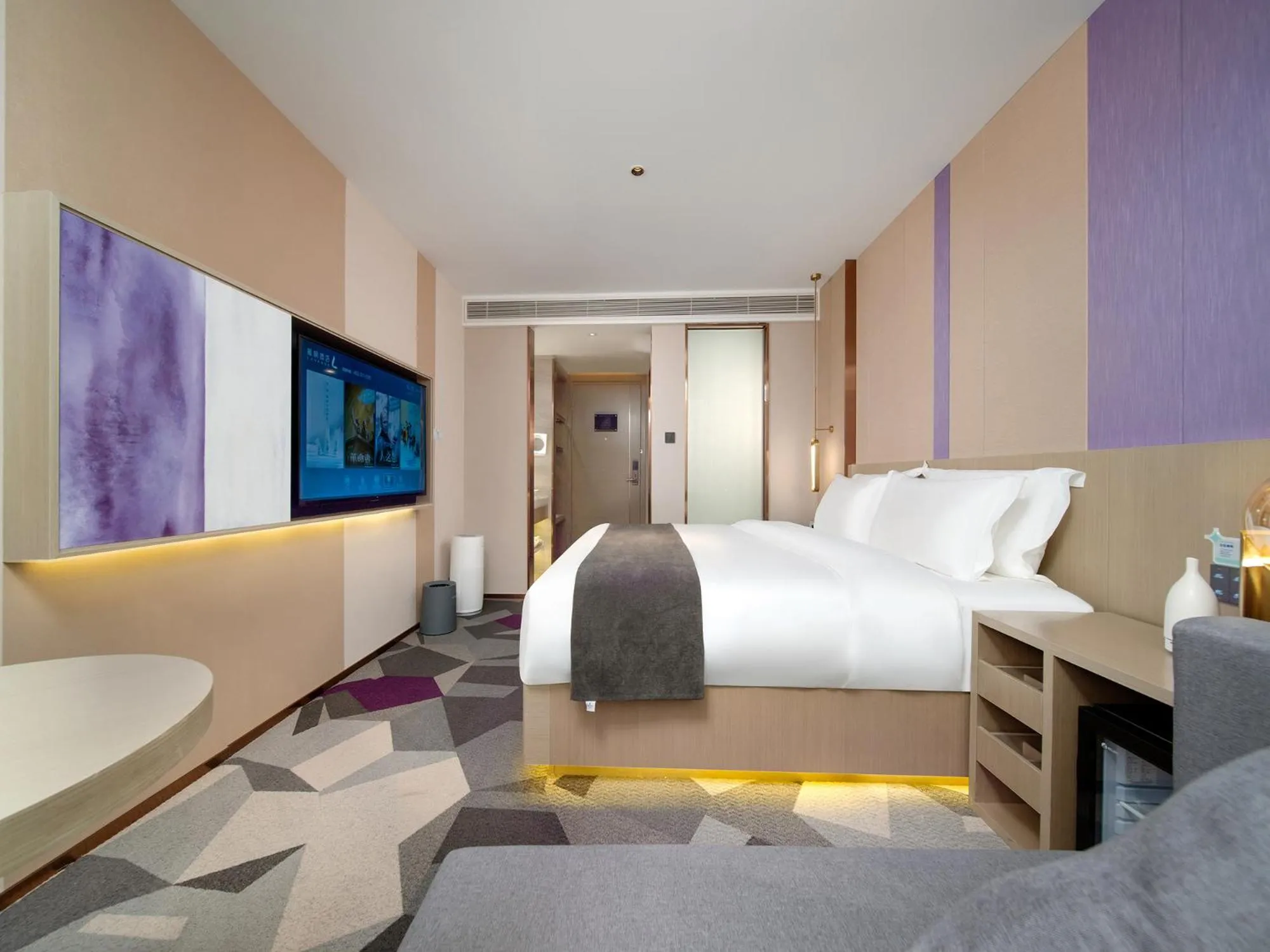 Communal lounge/ TV room, Bed in Lavande Hotel Credit Building of Gaocheng District, Shijiazhuang City