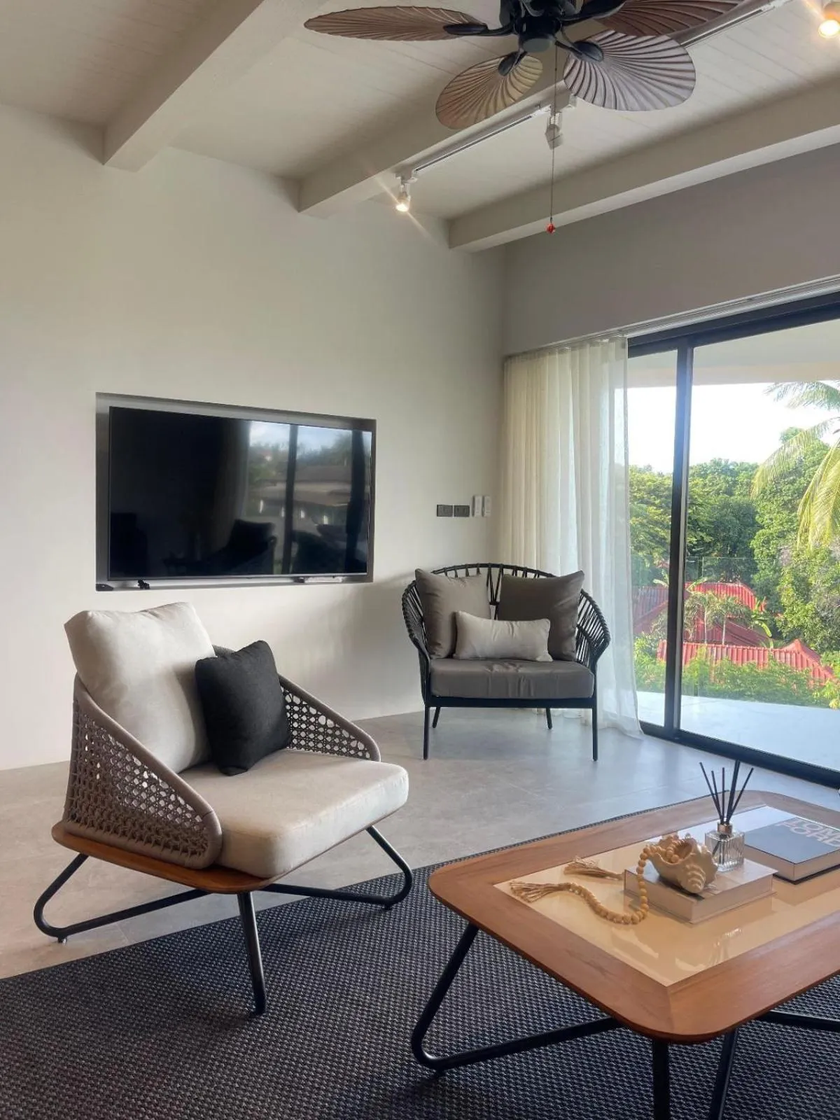 TV and multimedia in Beachside Residence