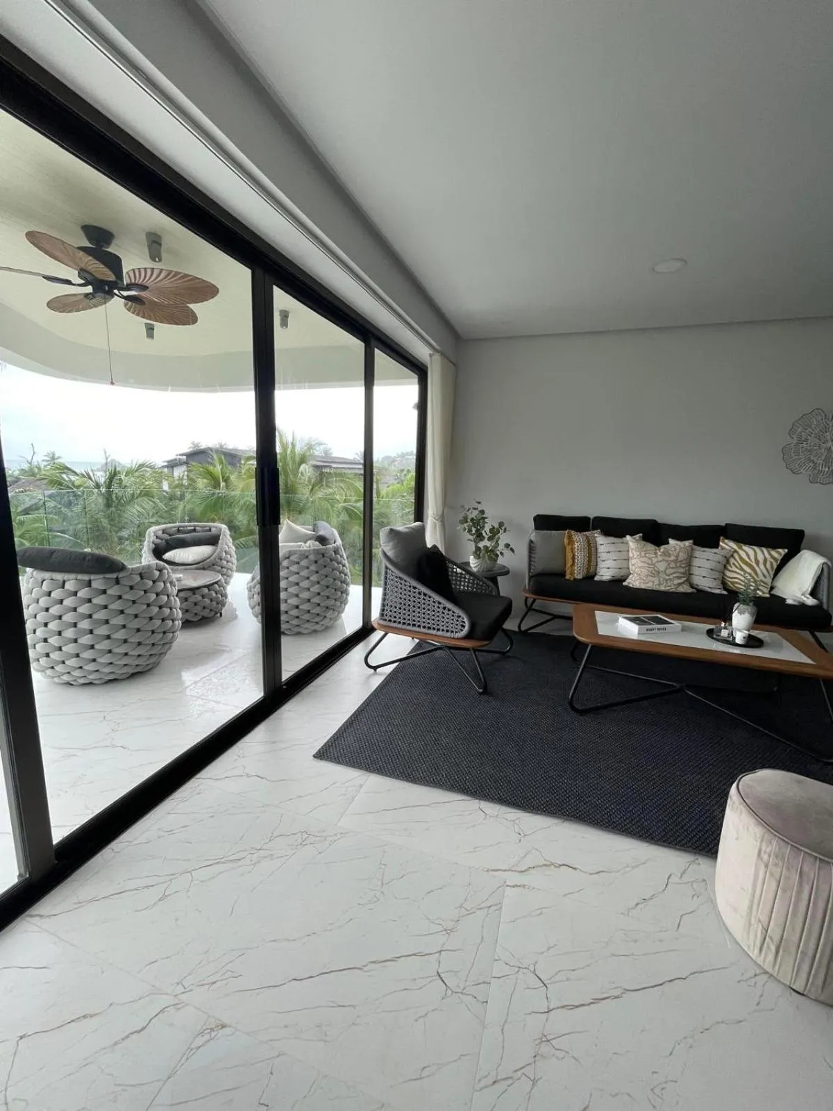 Living room in Beachside Residence