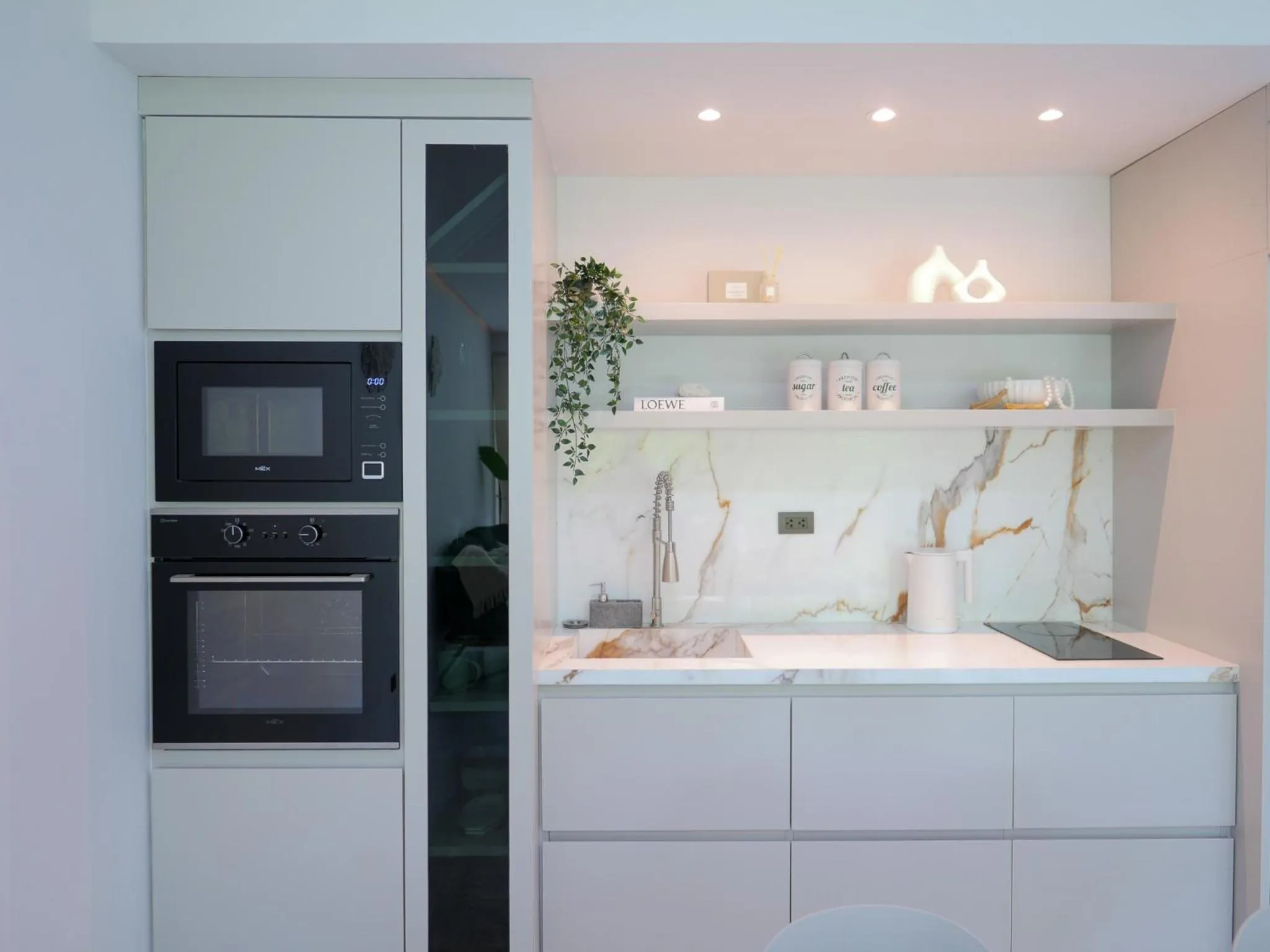 Kitchen or kitchenette in Beachside Residence