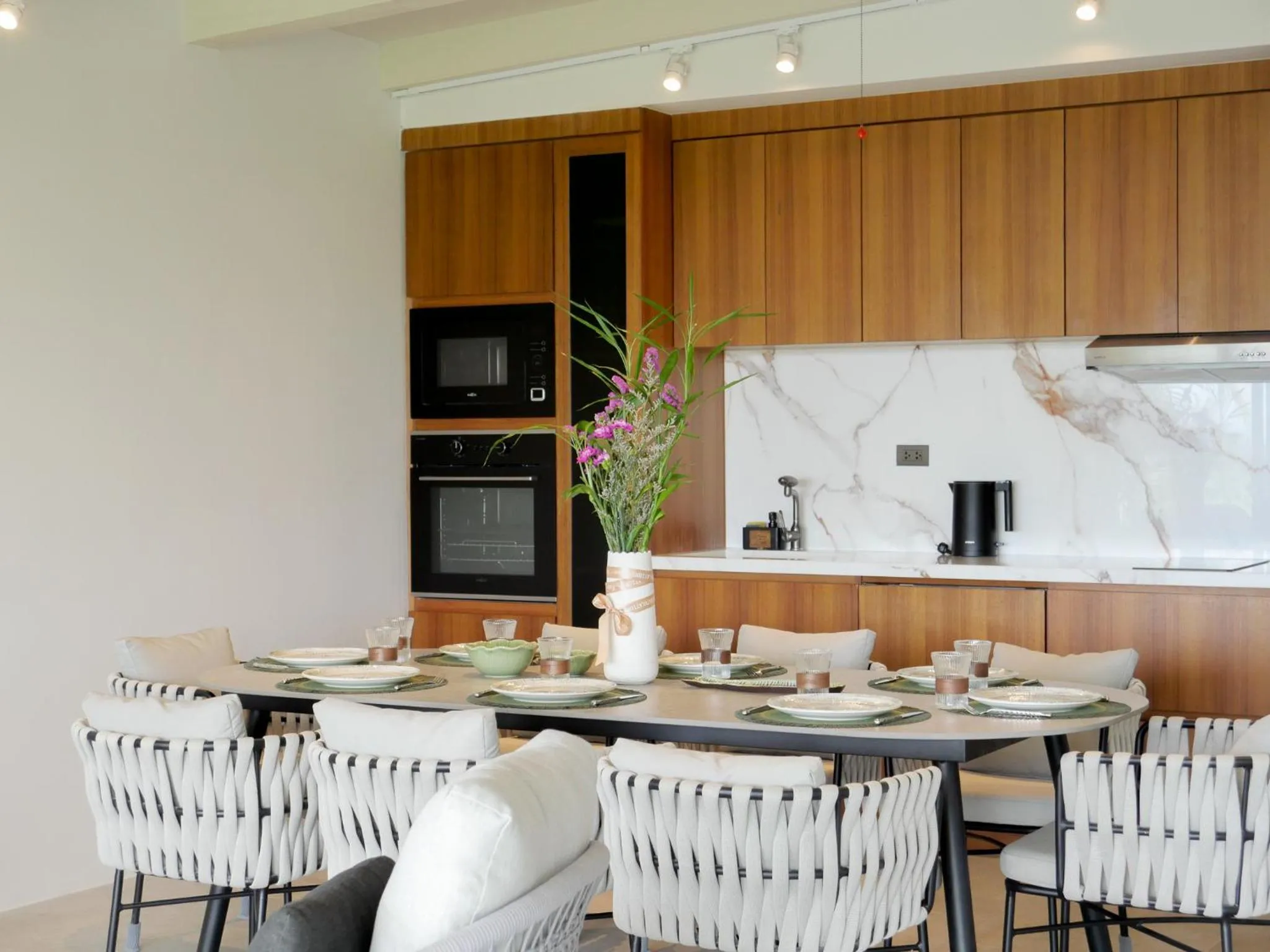 Coffee/tea facilities in Beachside Residence