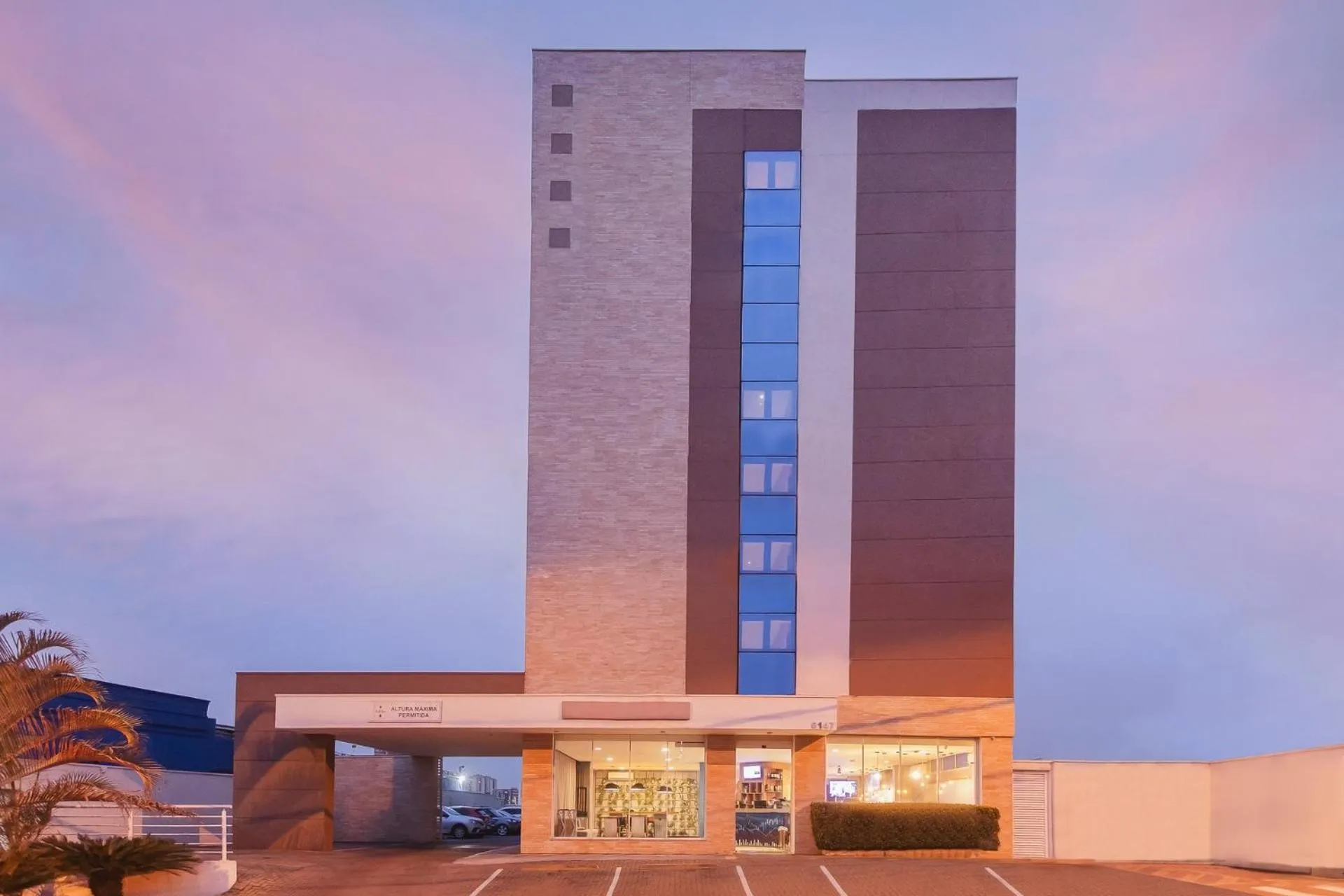 Property building in Hotel Euro Suite São Jose do Rio Preto by Nacional Inn